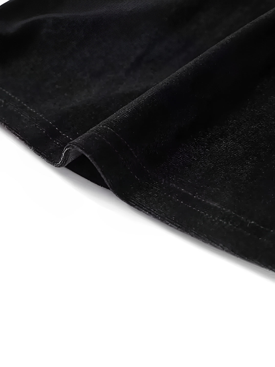Macacão Feminino de Renda com Lantejoulas Ombreira e Punhos de Plumas e Calça Flare de Veludo - Noir