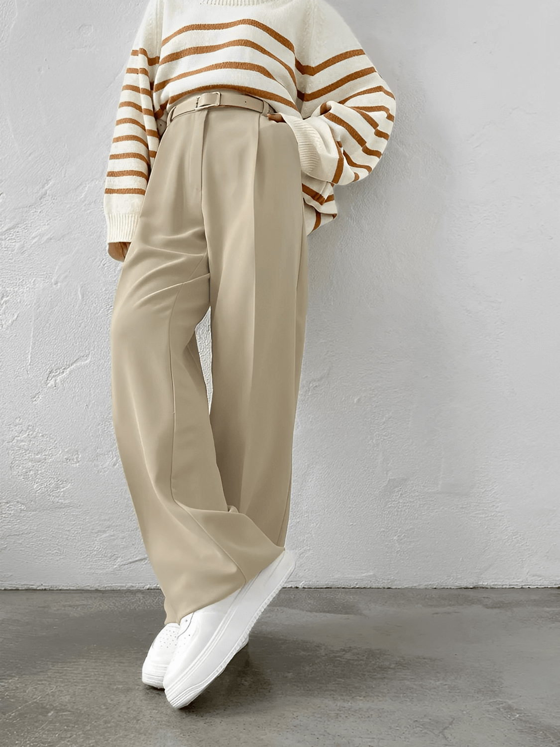 Calça Feminina Wide Leg em Alfaiataria Clássica com Cintura Alta e Bolsos – Kate