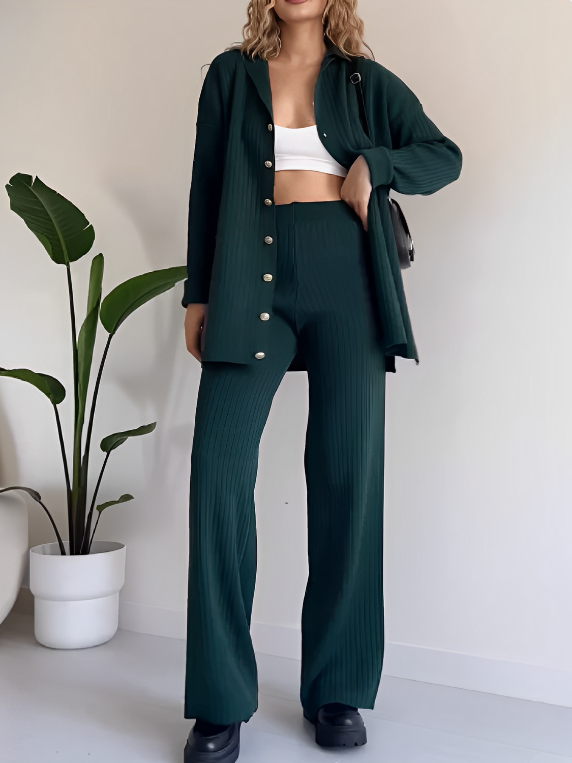 Conjunto Feminino Canelado com Camisa Alongada de Botões e Calça Reta com Elástico - Camila