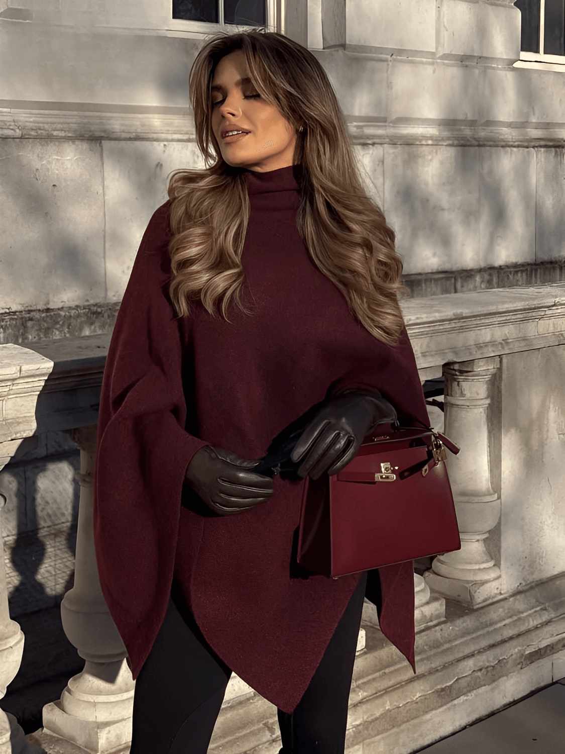 Casaco Feminino Estilo Capa Assimétrico Estruturado com Gola Alta e Modelagem Poncho - Lenir