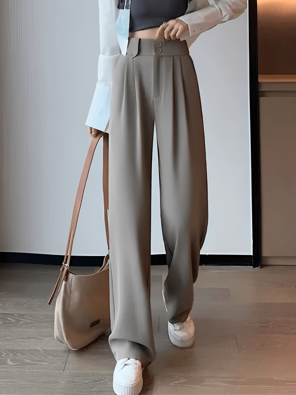 Calça Feminina Alfaiataria Wide Leg Cintura Alta com Lenço Estampado Removível e Bolsos – Amara