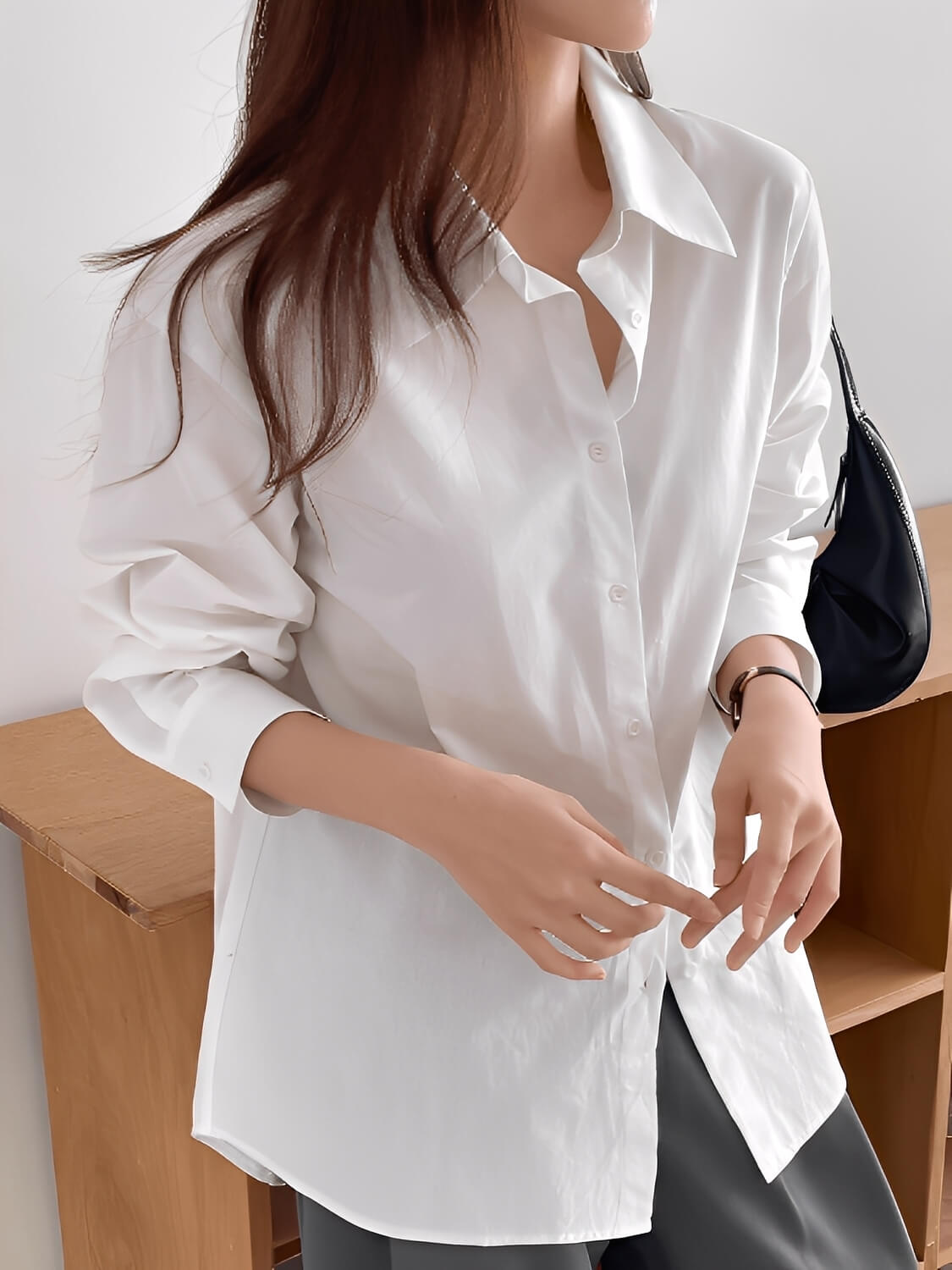 Camisa Feminina Oversized Tradicional com Colarinho Virado e Fechamento em Botões – Lane