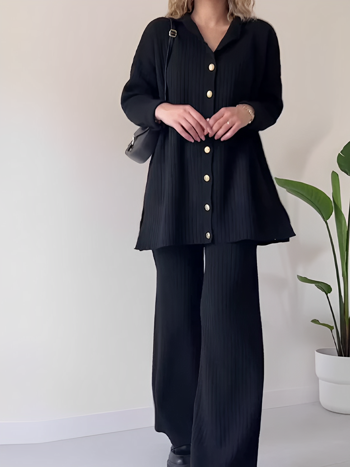 Conjunto Feminino Canelado com Camisa Alongada de Botões e Calça Reta com Elástico - Camila