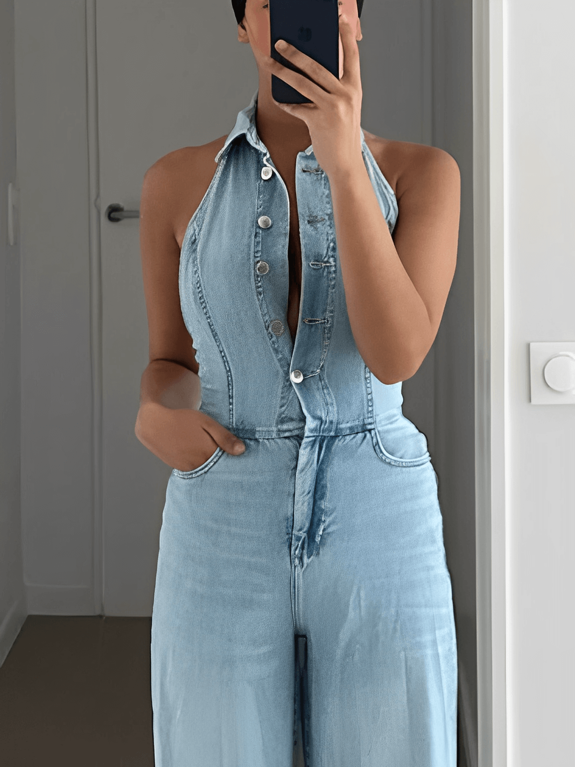 Macacão Feminino Jeans com Decote Nadador e Abertura Frontal em Botões Modelagem Wide Leg  - Jordana