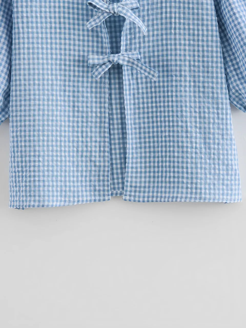 Conjunto Feminino Xadrez com Blusa de Amarração Frontal e Manga Bufante e Short com Cintura Elástica - Cassie