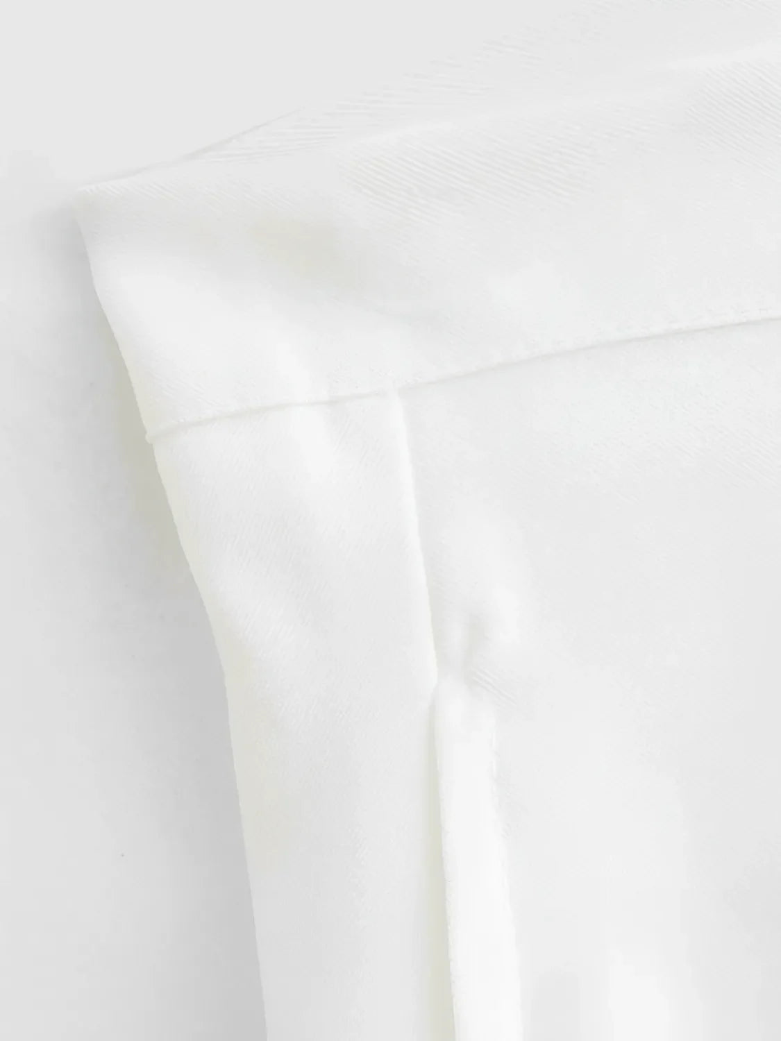 Conjunto Feminino Alfaiataria Blusa com Abotoamento Frontal e Shorts Cintura Alta - Ava
