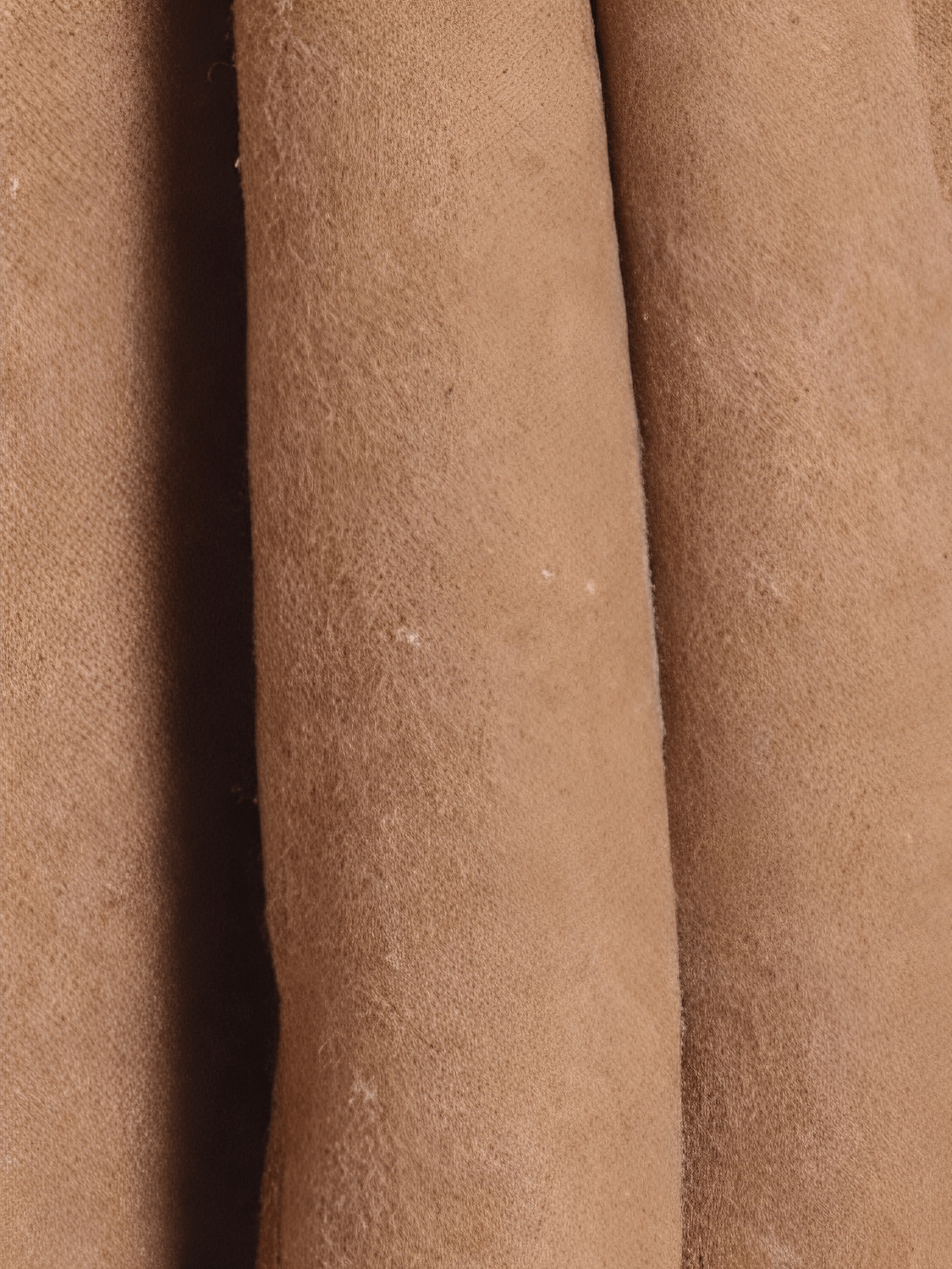 Casaco Feminino Estilo Capa em Lã com Decote V Recorte Assimétrico e Fechamento Transpassado  – Arabela