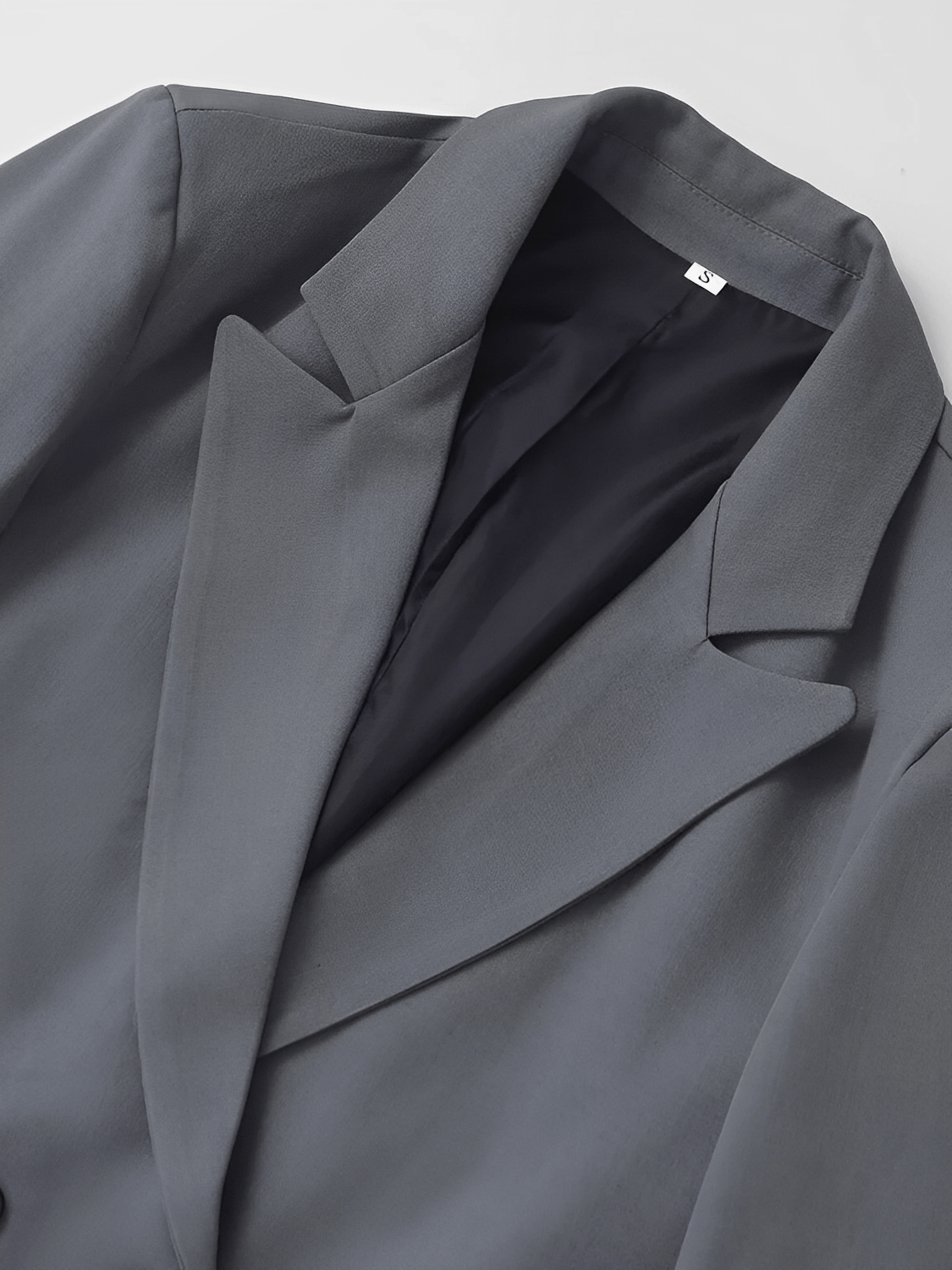 Blazer Feminino Alfaiataria Clássica com Lapela Marcante Botões Duplos Trespassado e Bolsos Decorativos – Ayana