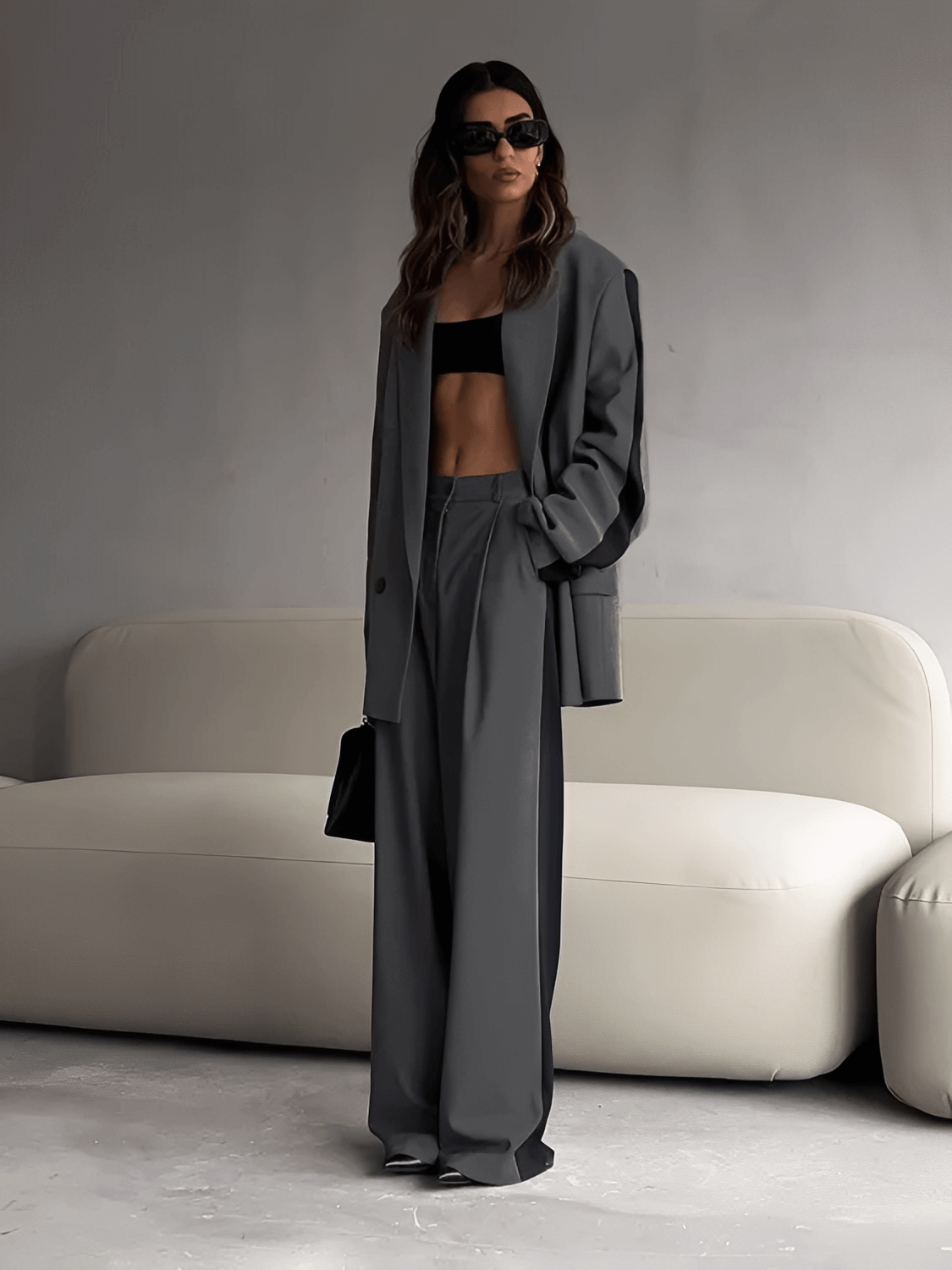 Conjunto Feminino em Alfaiataria com Blazer Oversized Trespassado Calça Pantalona  Cintura Elástica e Listra Lateral– Damares