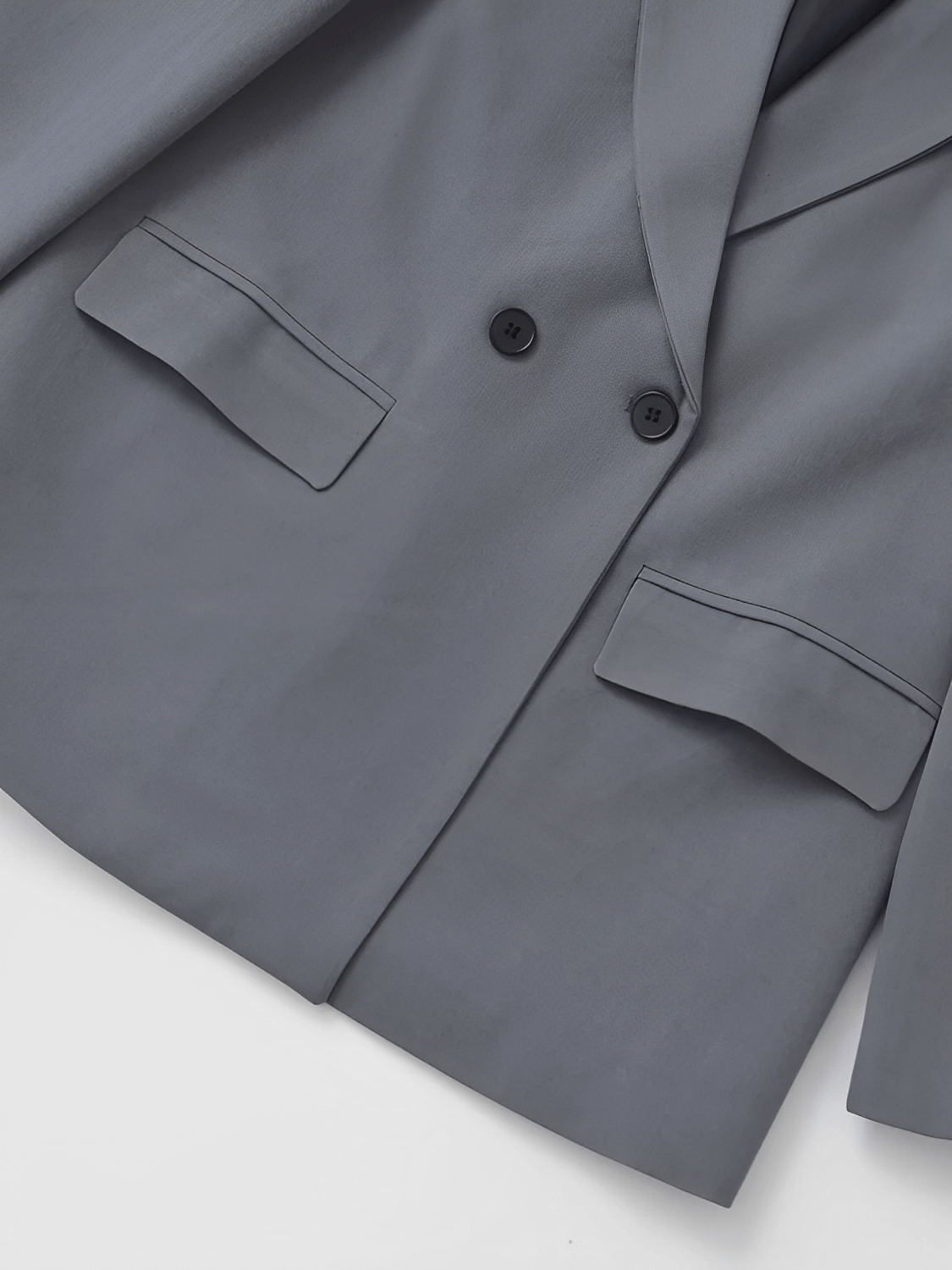 Blazer Feminino Alfaiataria Clássica com Lapela Marcante Botões Duplos Trespassado e Bolsos Decorativos – Ayana