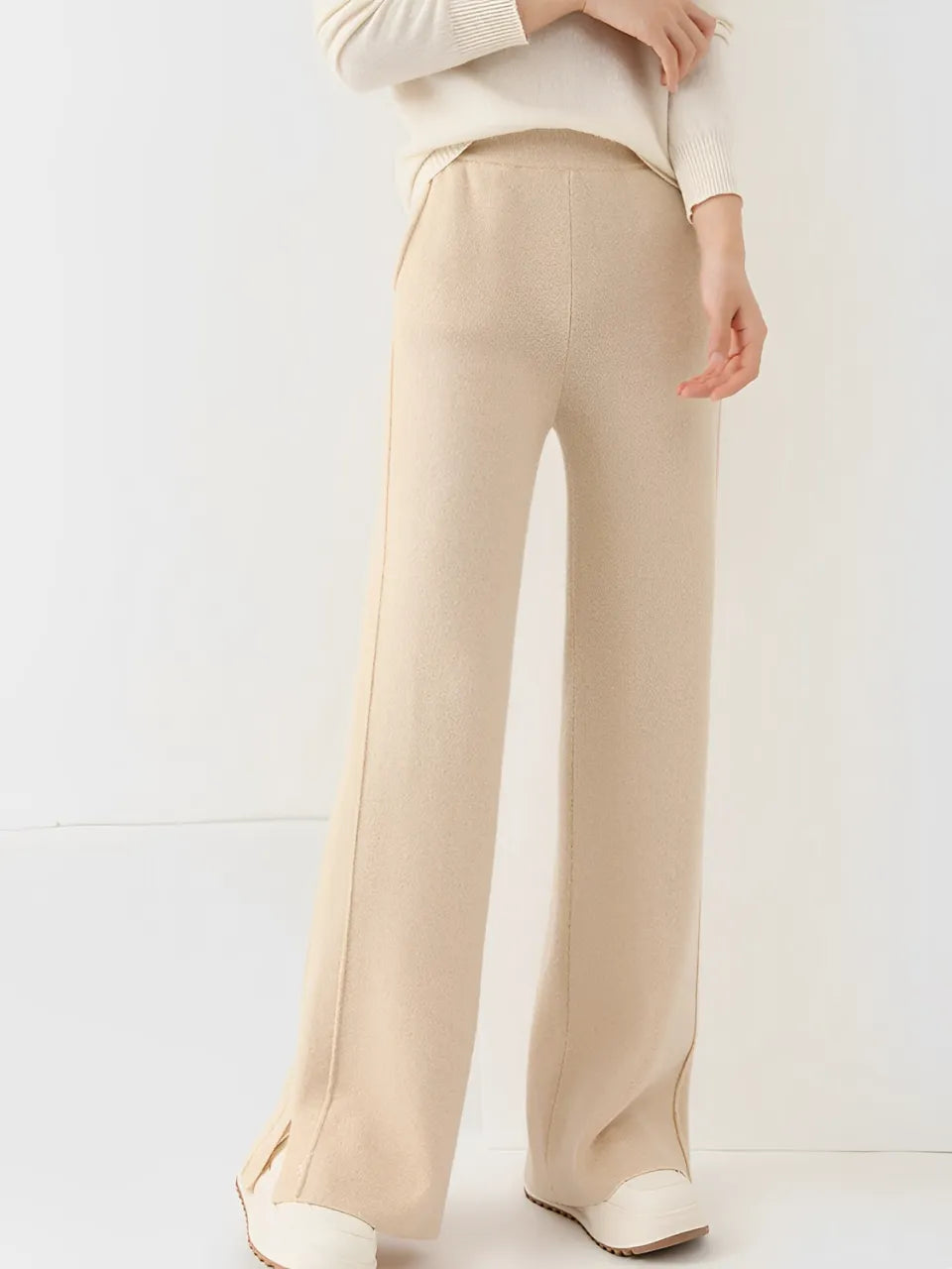 Calça Feminina Pantalona de Lã com Bolsos e Abertura na Barra - Vivian