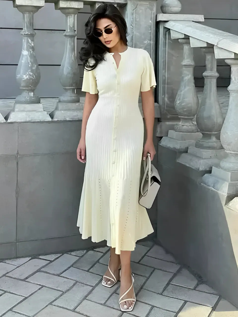 Vestido Feminino Tricô Midi Manga Curta com Abertura de Botões - Charlotte