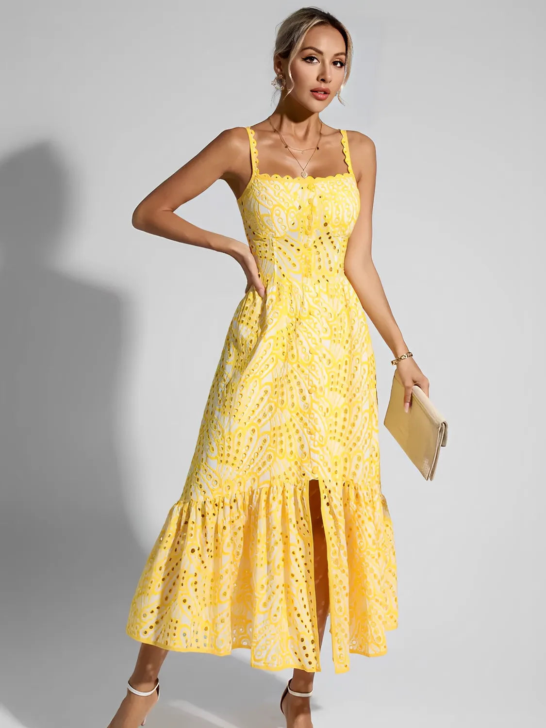 Vestido Feminino Midi de Laise com Babados e Elástico nas Costas - Marina