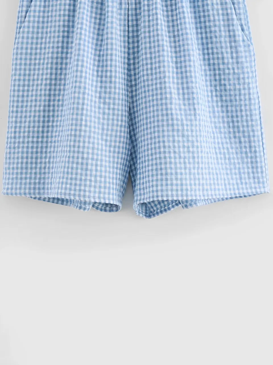 Conjunto Feminino Xadrez com Blusa de Amarração Frontal e Manga Bufante e Short com Cintura Elástica - Cassie