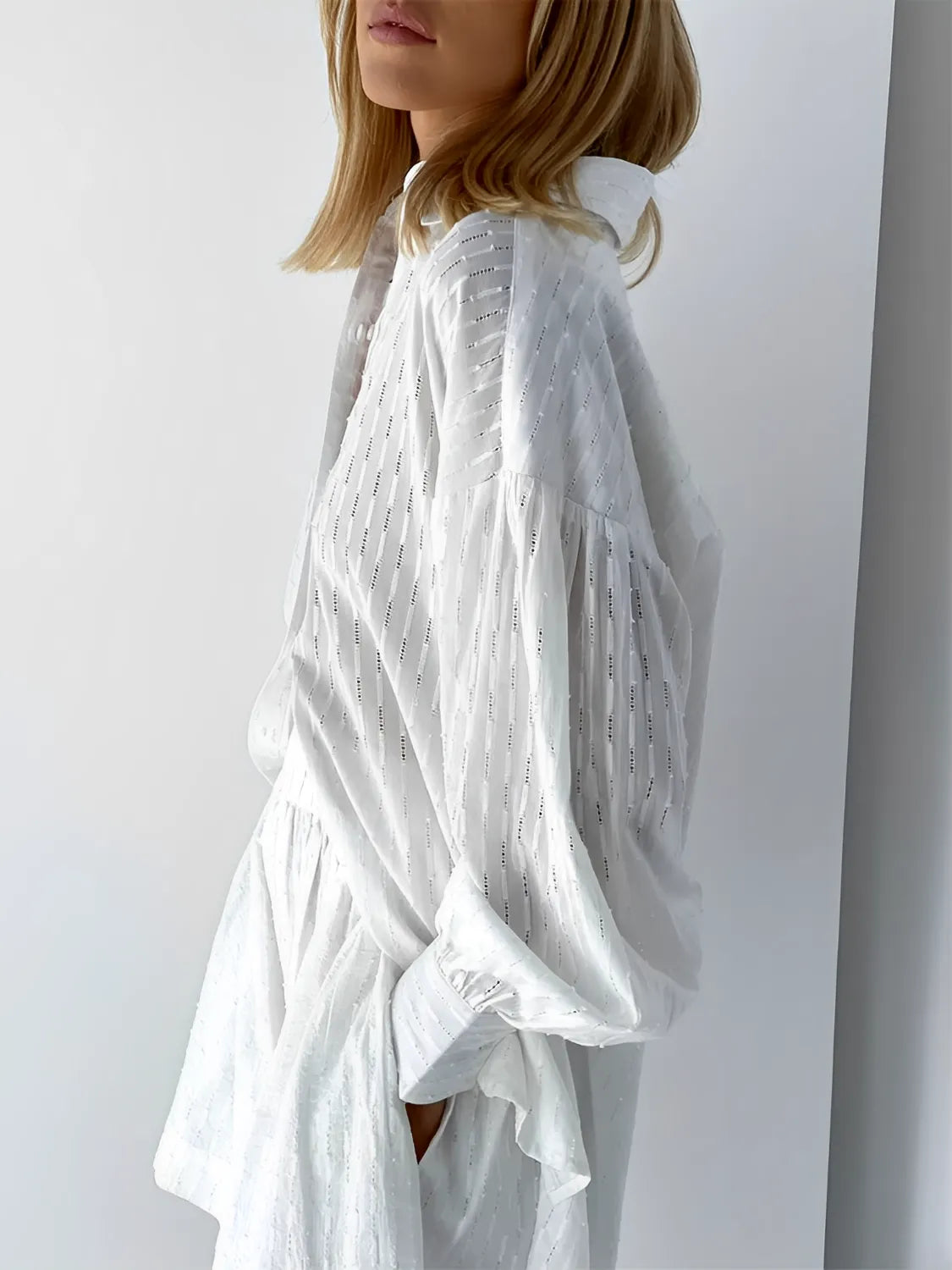 Conjunto Feminino de Camisa Laise de Mangas Longas e Shorts Cintura Alta Texturizado - Cate