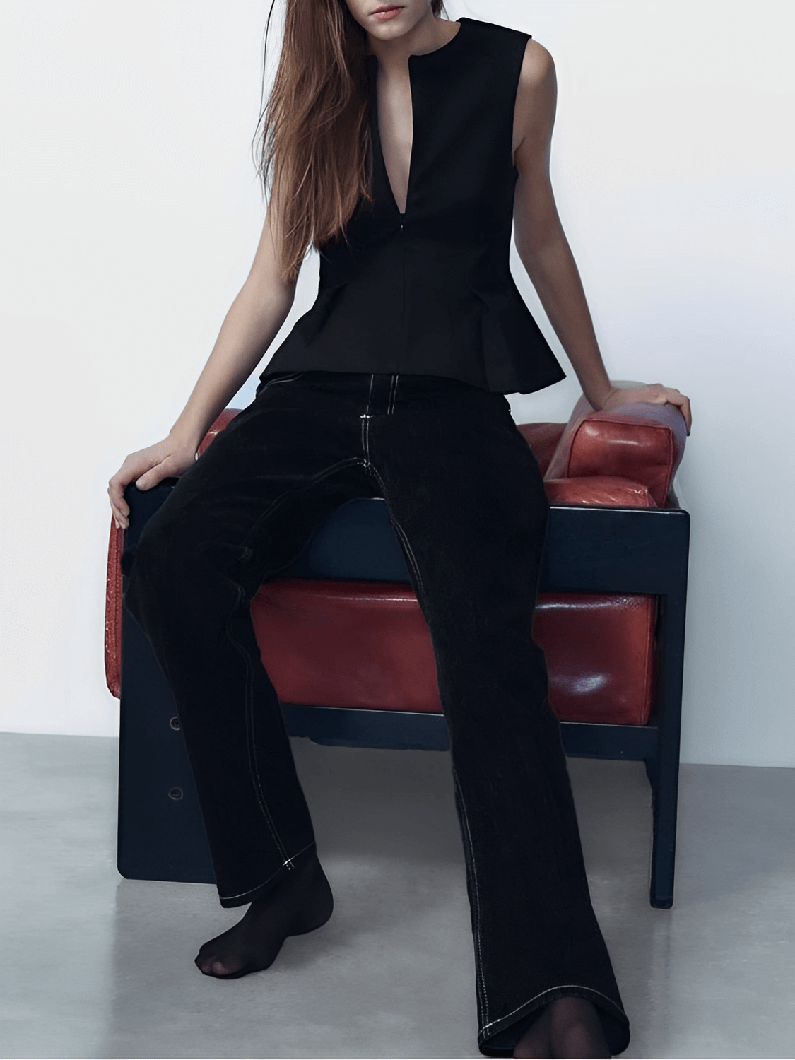 Blusa Feminina Peplum Estruturada com Decote V e Zíper Frontal - Cricia