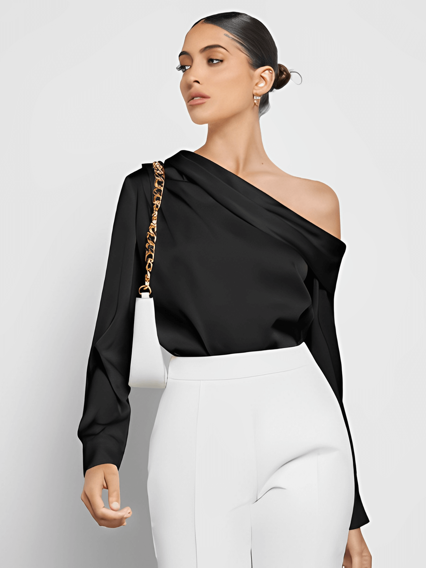 Blusa Feminina Acetinada com Decote Assimétrico e Fechamento com Botão nos Punhos – Diná