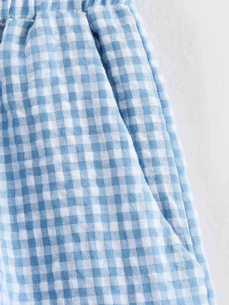 Conjunto Feminino Xadrez com Blusa de Amarração Frontal e Manga Bufante e Short com Cintura Elástica - Cassie