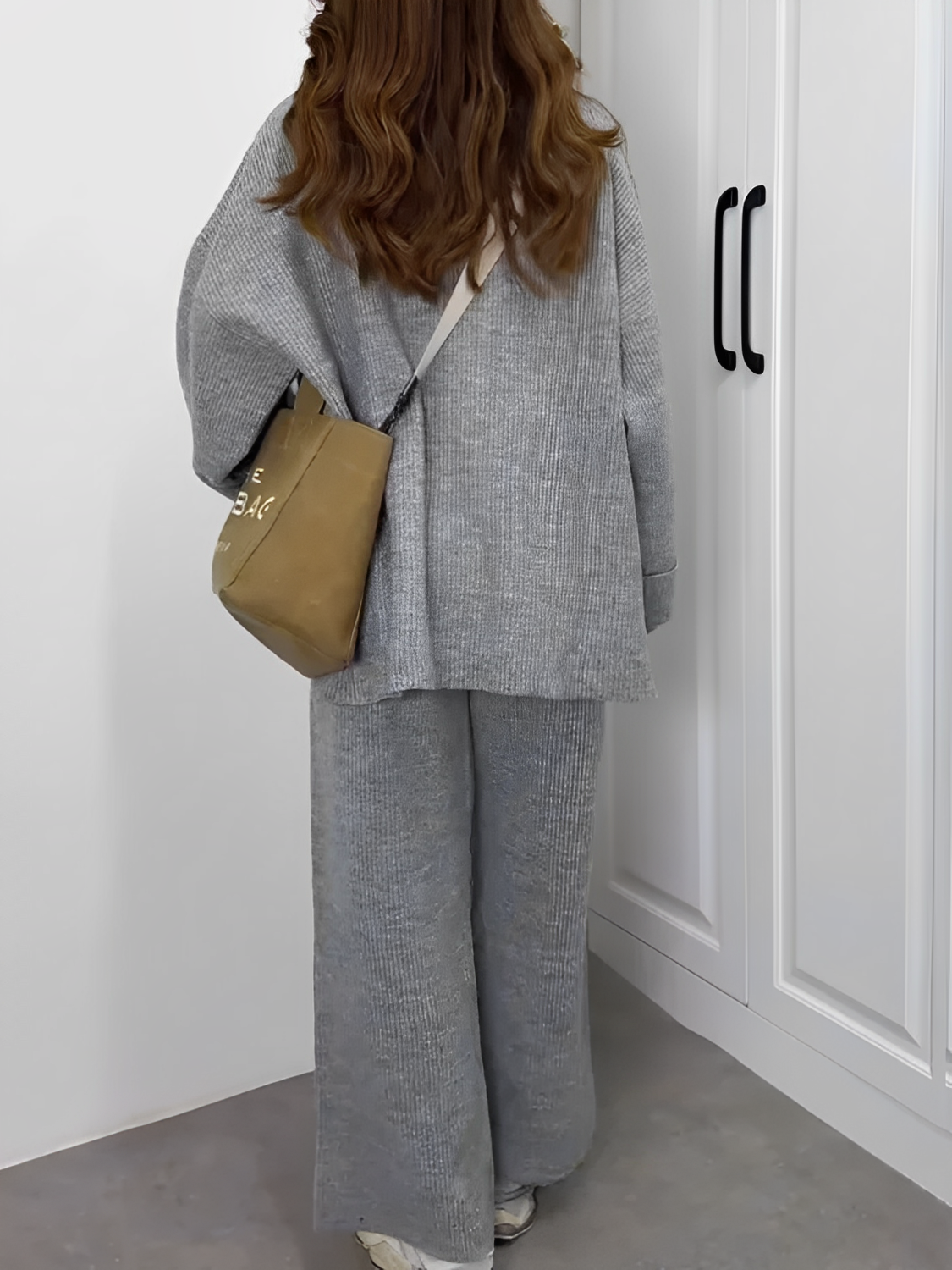 Conjunto Feminino de Tricô Canelado com Suéter Oversized Mullet e Calça com Cintura Alta Elástica - Elis [FRETE FULL]