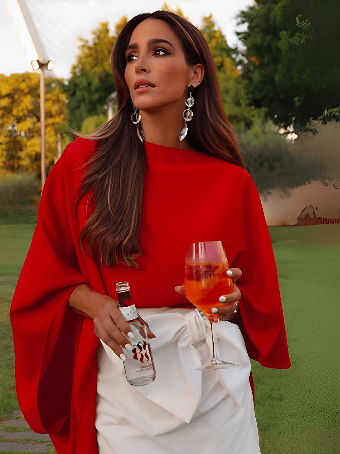 Bata Feminina Longa Estilo Capa com Manga Morcego e Fenda Lateral Assimétrica – Cláudia