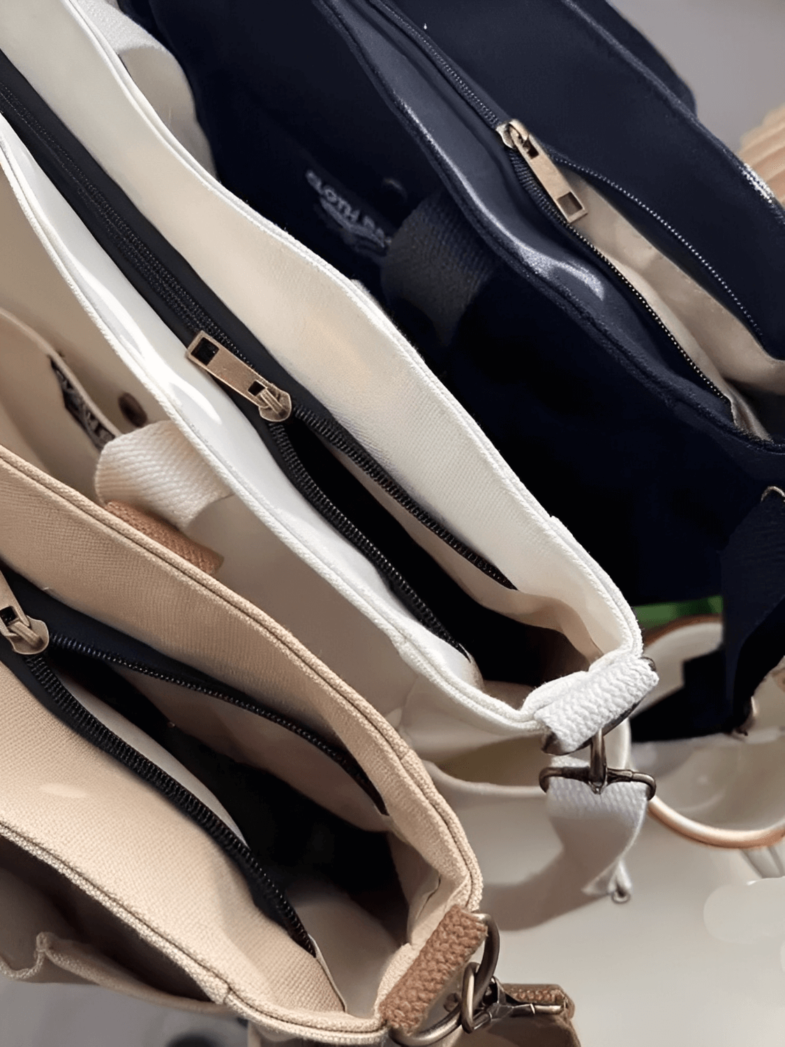 Bolsa Feminina Grande em Lona com Alça Ajustável Removível Bolsos e  Compartimento Interno - Rania