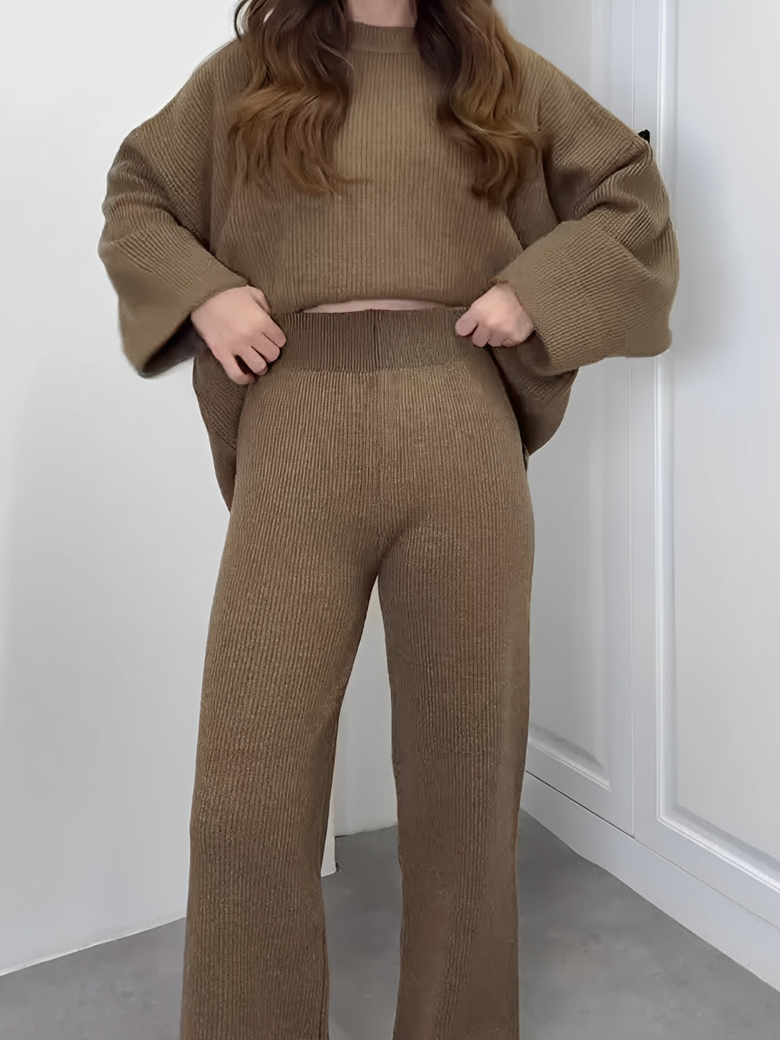 Conjunto Feminino de Tricô Canelado com Suéter Oversized Mullet e Calça com Cintura Alta Elástica - Elis [FRETE FULL]
