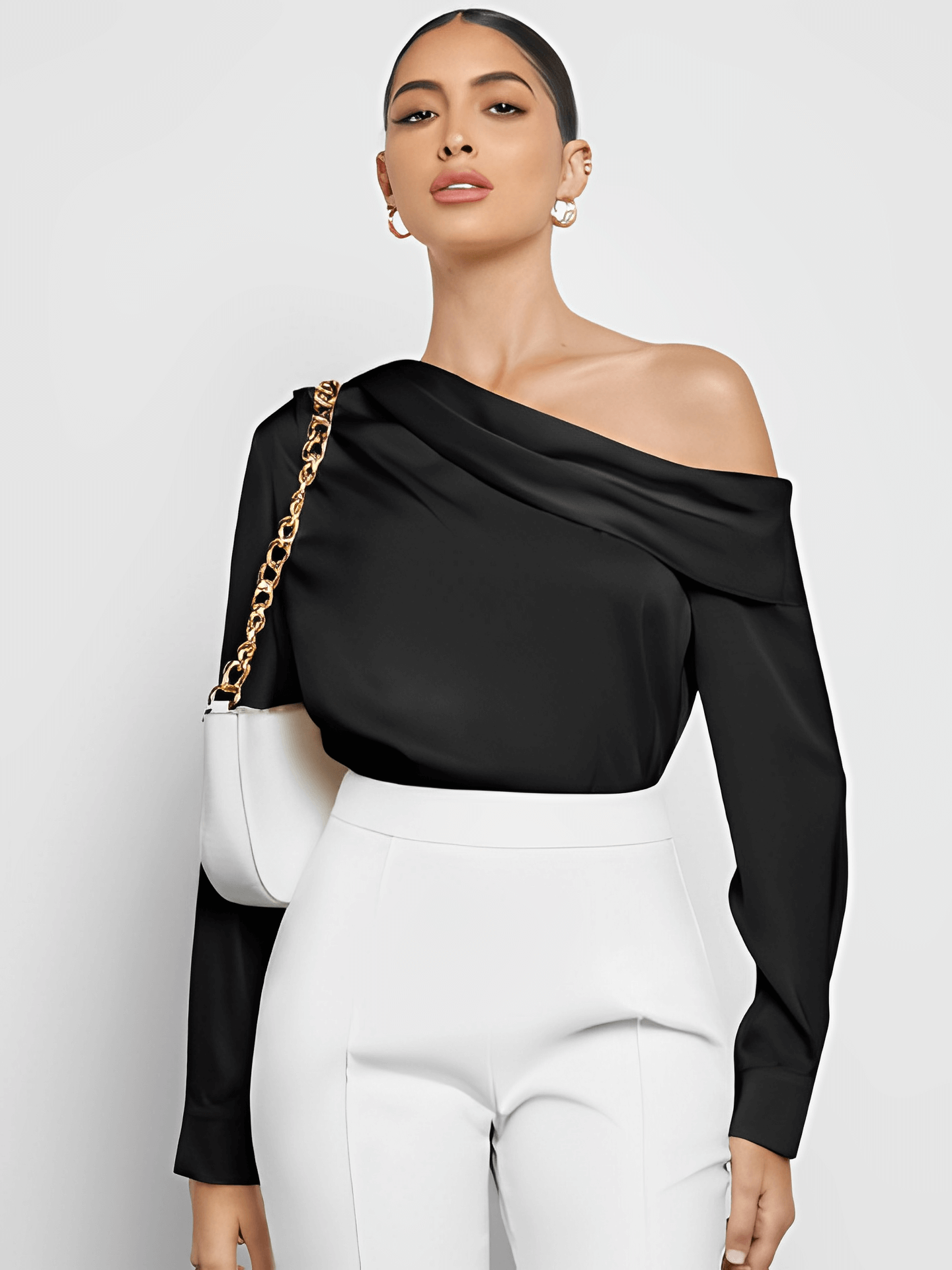 Blusa Feminina Acetinada com Decote Assimétrico e Fechamento com Botão nos Punhos – Diná