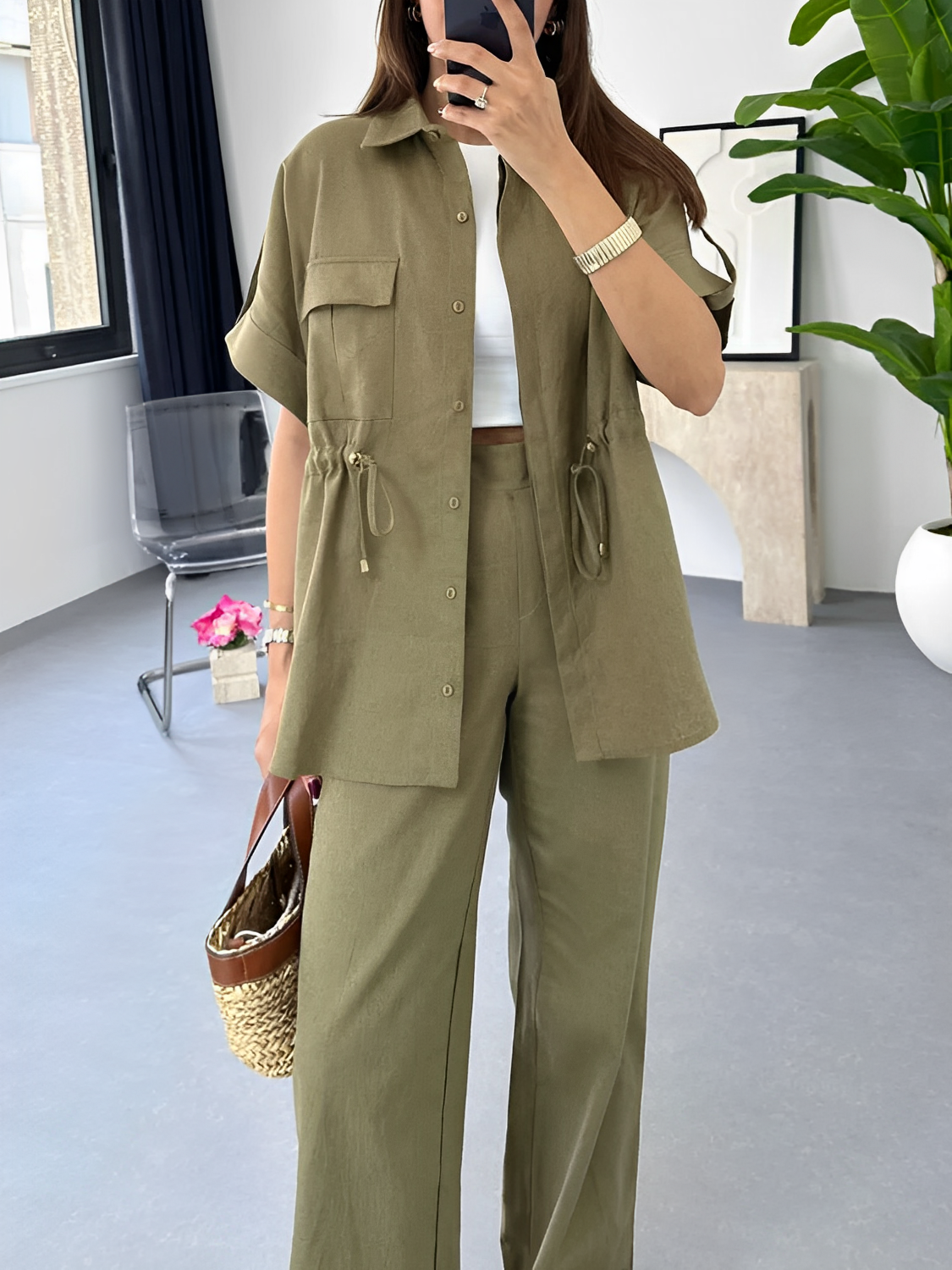 Conjunto Feminino Casual com Camisa de Manga Curta Oversized Ajustável e Calça Wige Leg Cintura Alta - Olga