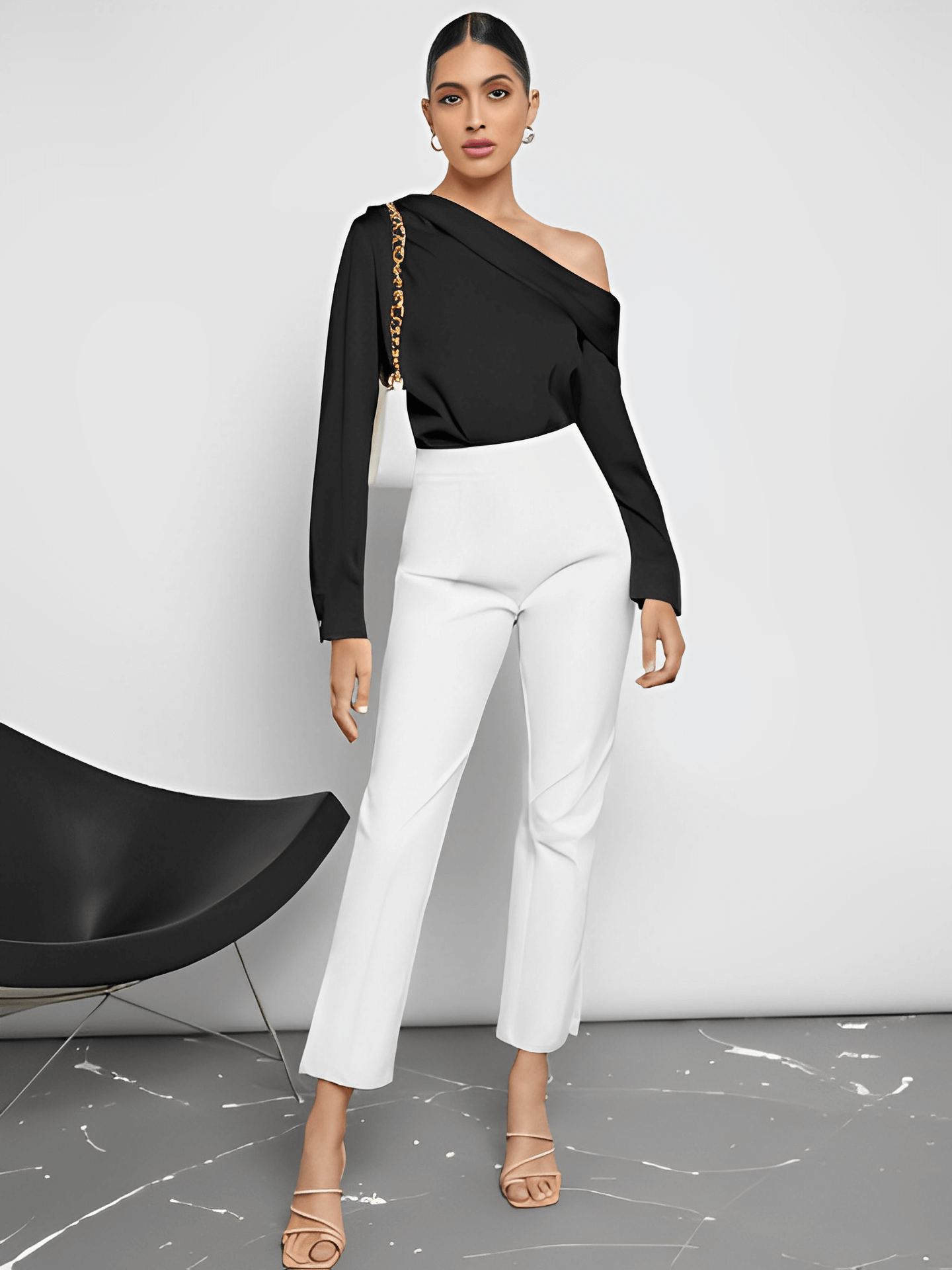 Blusa Feminina Acetinada com Decote Assimétrico e Fechamento com Botão nos Punhos – Diná