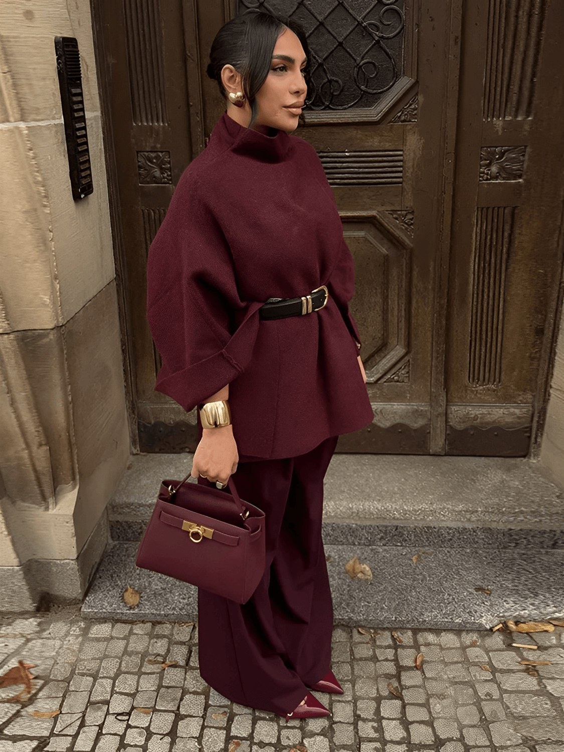 Casaco Feminino Estilo Capa Assimétrico Estruturado com Gola Alta e Modelagem Poncho - Lenir