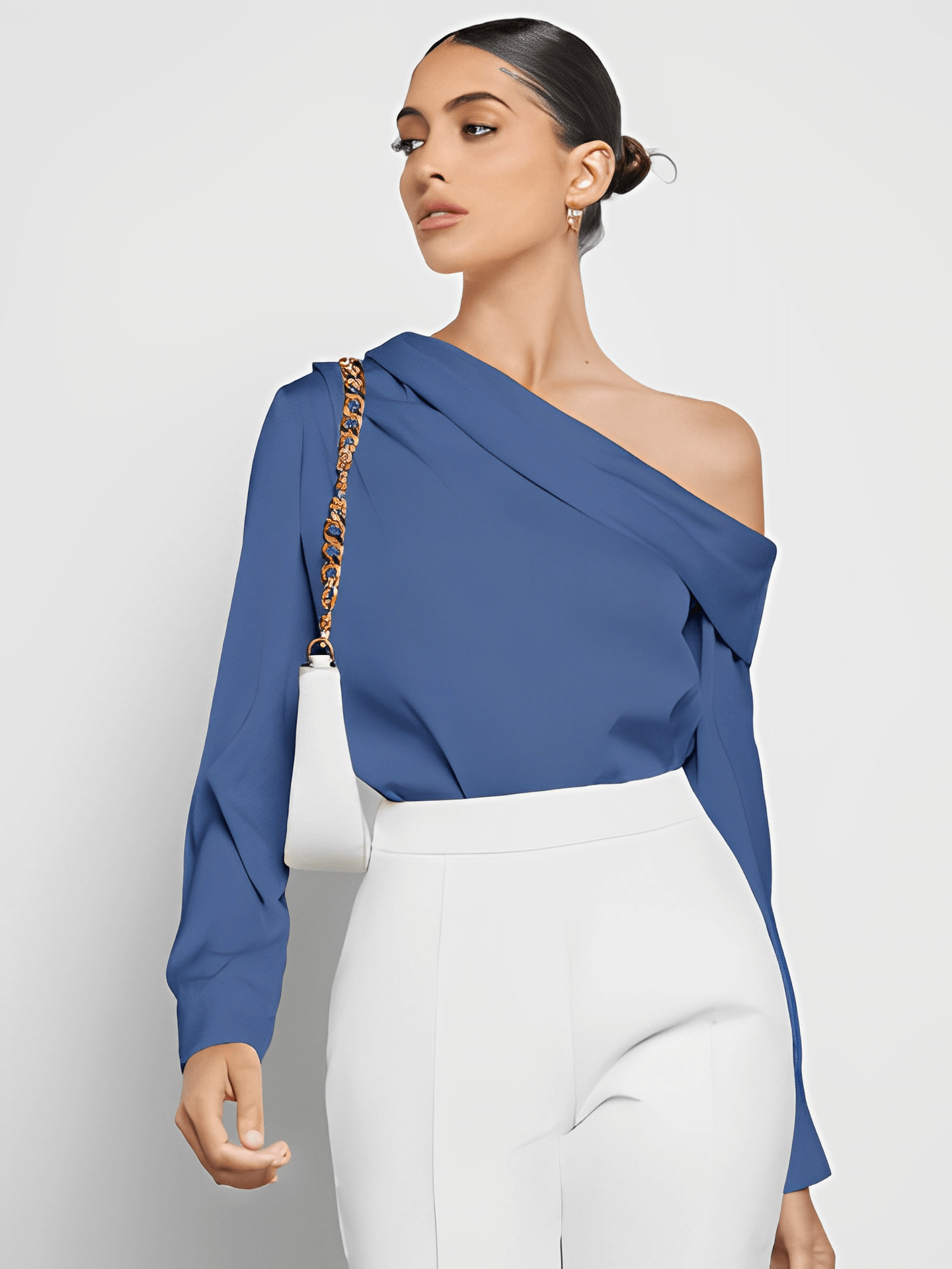 Blusa Feminina Acetinada com Decote Assimétrico e Fechamento com Botão nos Punhos – Diná