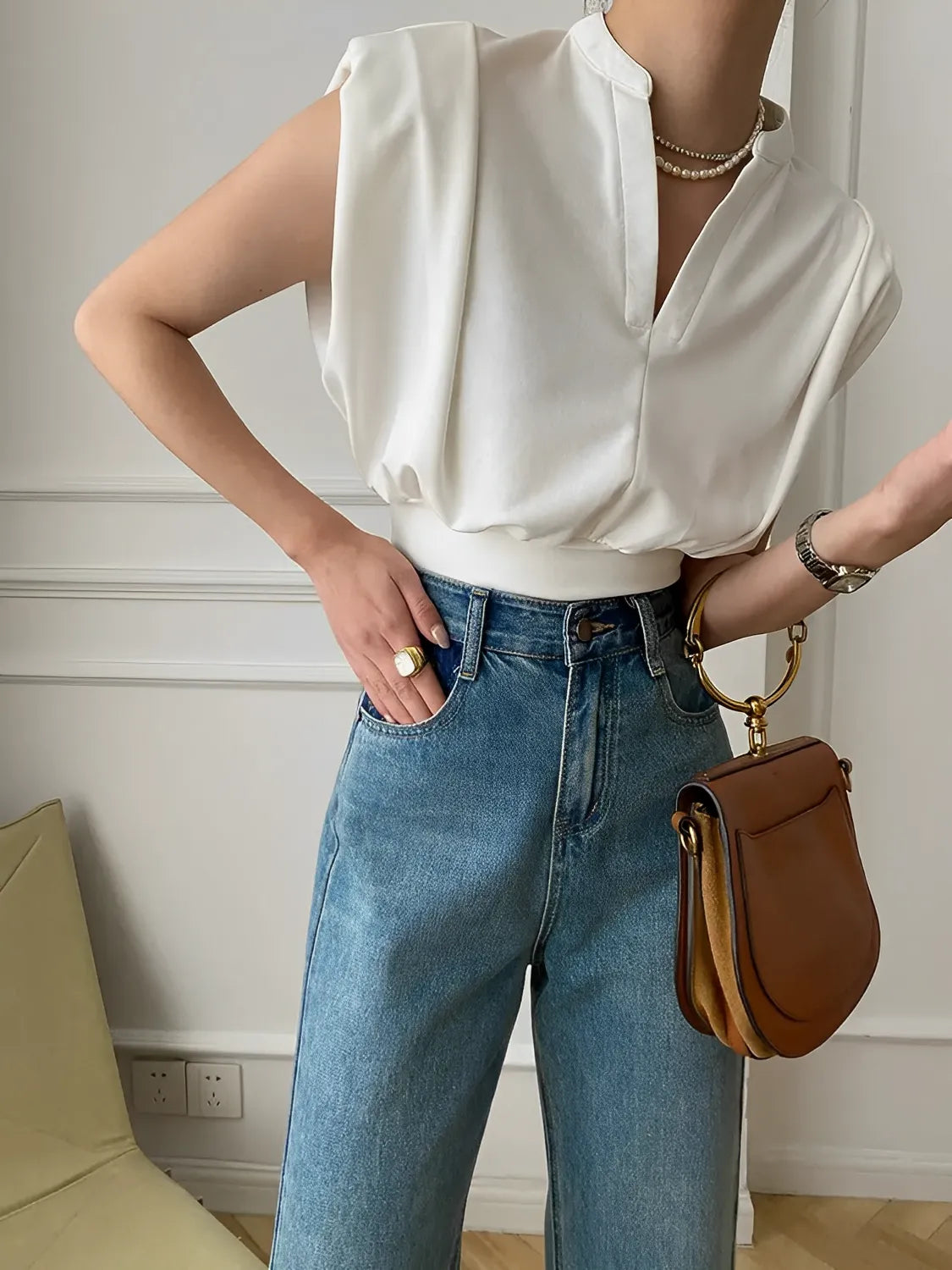 Blusa Feminina Básica com Gola Padre e Decote em V - Veronica [FRETE FULL]
