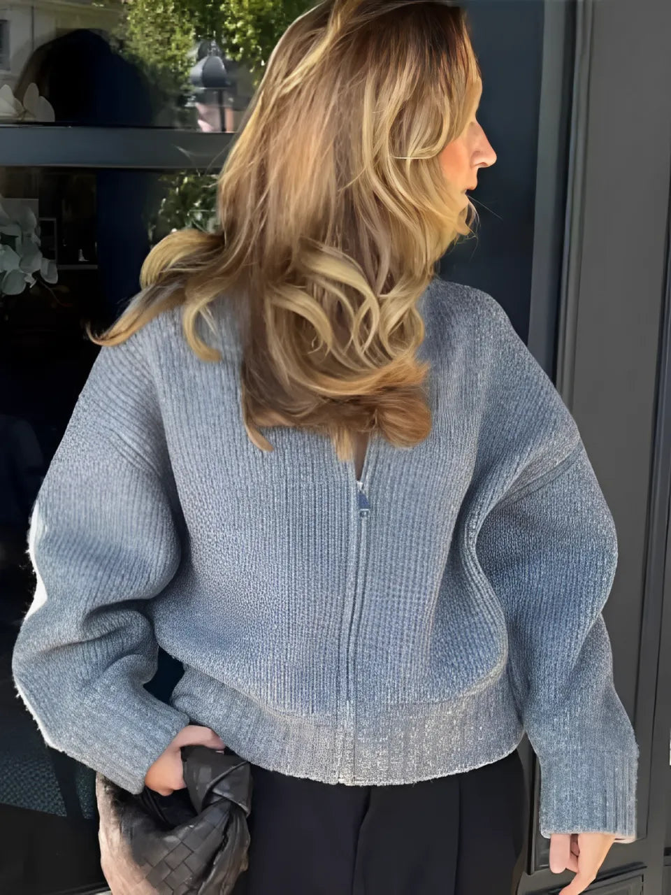 Jaqueta Feminina Bomber Canelada com Zíper e Gola Redonda - Caterine