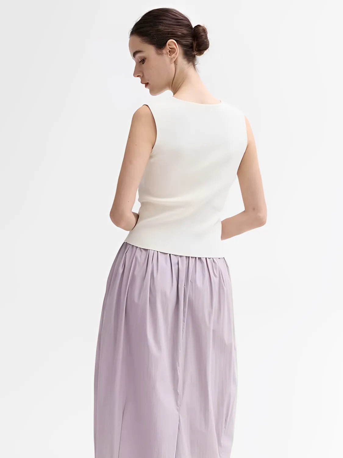 Blusa Feminina Regata Básica Decote em V Tecido Leve - Estela