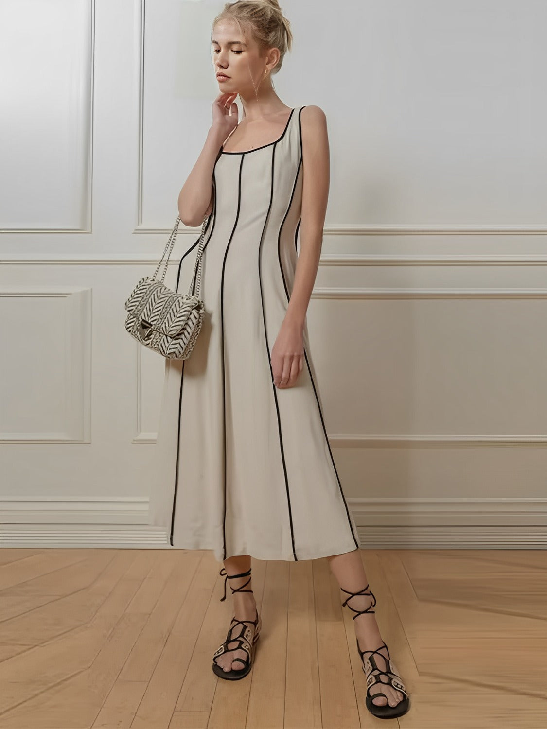 Vestido Feminino Midi com Decote Canoa e Listras em Relevo - Ariadne