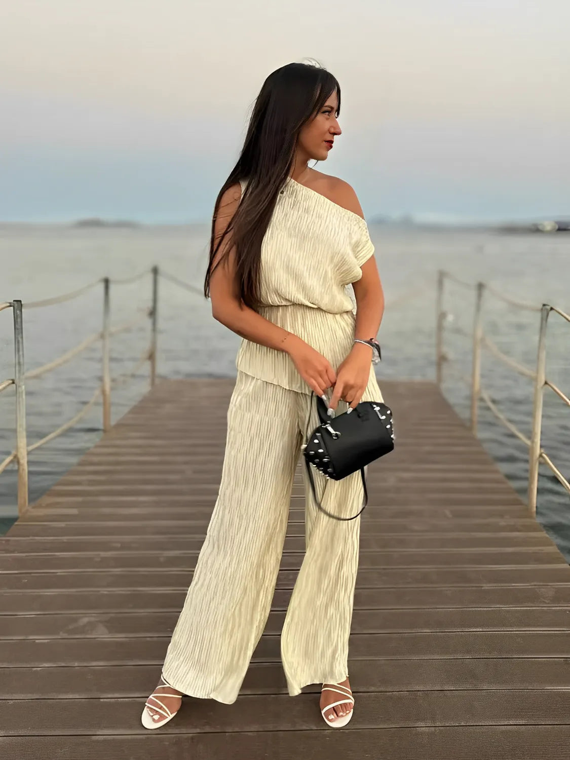 Conjunto Feminino Plissado Blusa Assimétrica Acinturada e Calça Pantalona - Camille