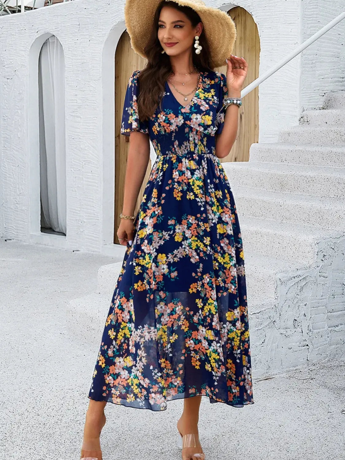 Vestido Feminino Midi Floral Fluido com Decote V e Mangas Curtas - Salma