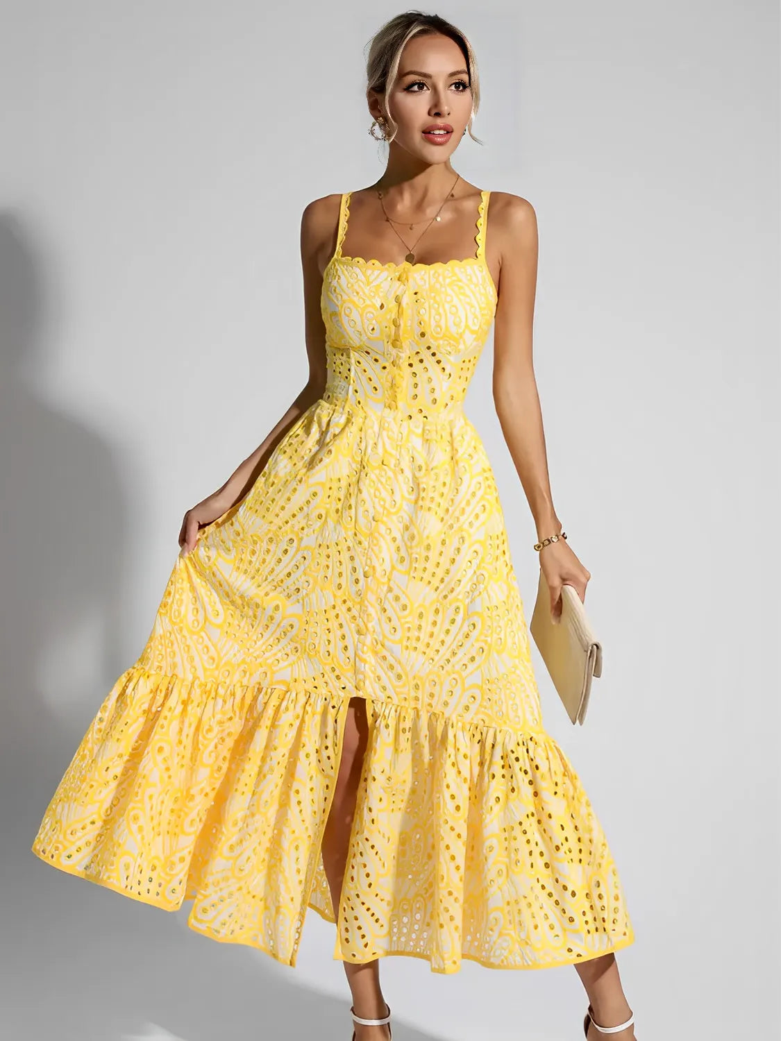 Vestido Feminino Midi de Laise com Babados e Elástico nas Costas - Marina