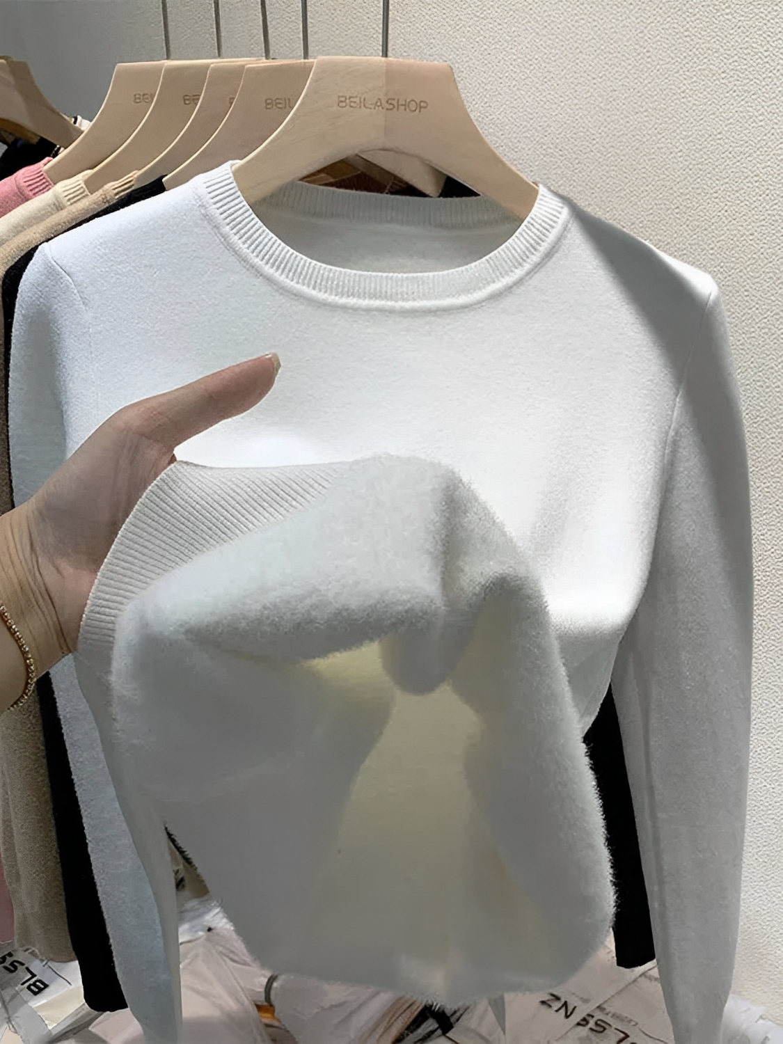 Suéter Feminino Peluciado em Tricô com Gola Redonda Térmico com Toque Aconchegante – Ceyda