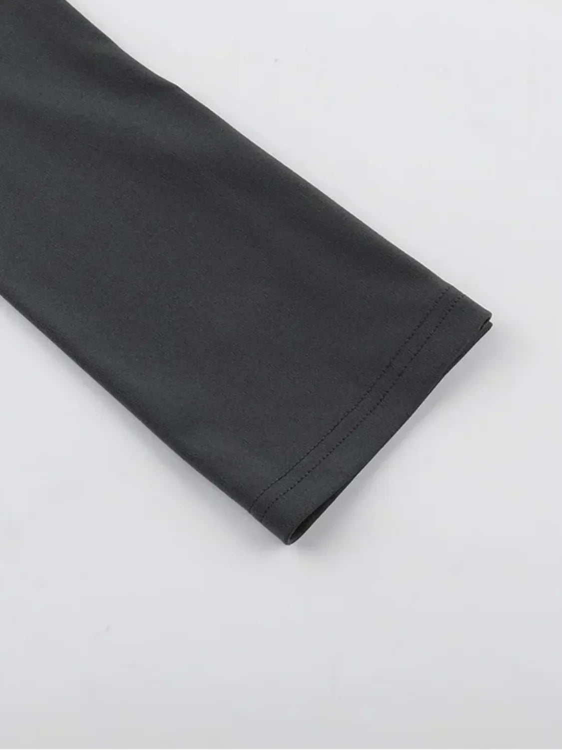 Vestido Feminino Curto de Alfaiataria com Mangas Longas Flare e Bolsos - Paloma