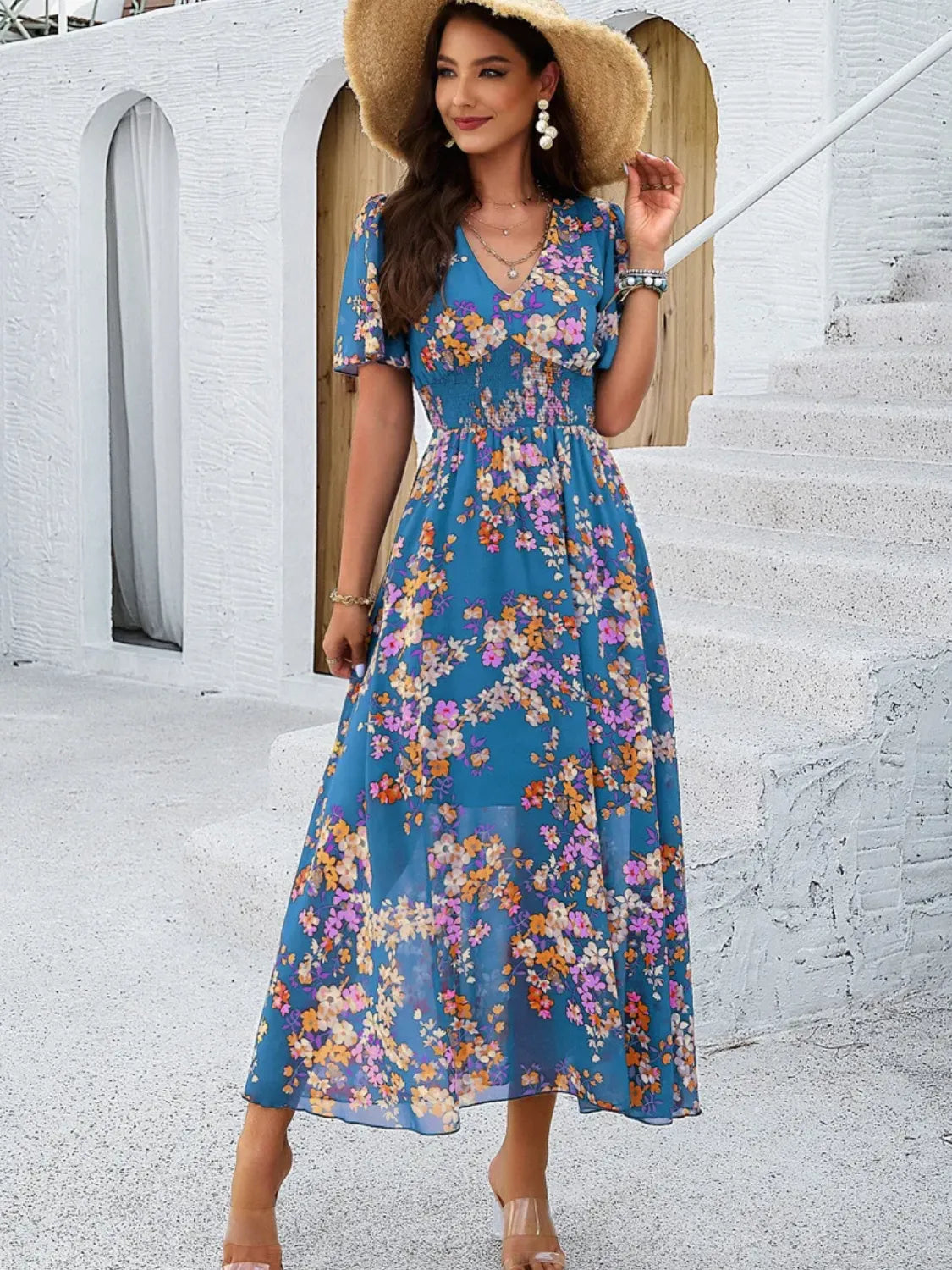 Vestido Feminino Midi Floral Fluido com Decote V e Mangas Curtas - Salma