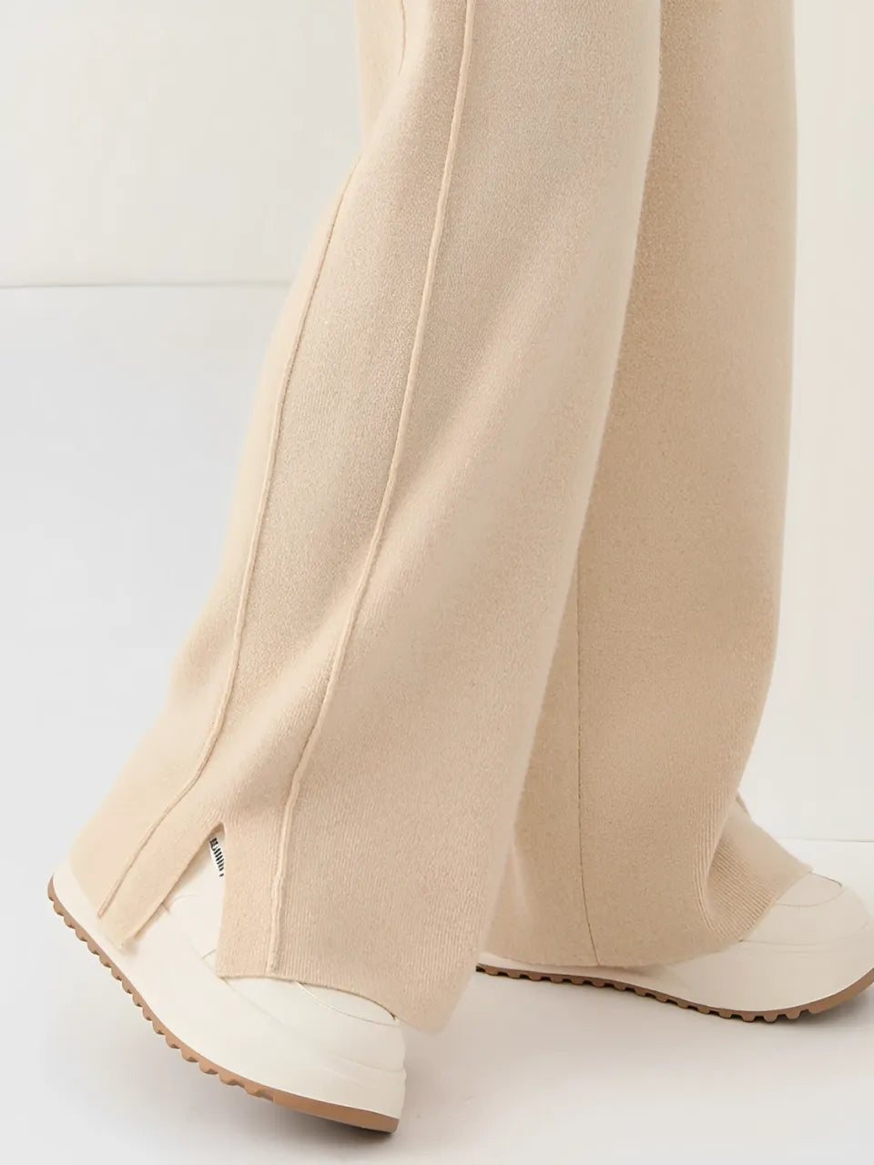 Calça Feminina Pantalona de Lã com Bolsos e Abertura na Barra - Vivian [FRETE FULL]