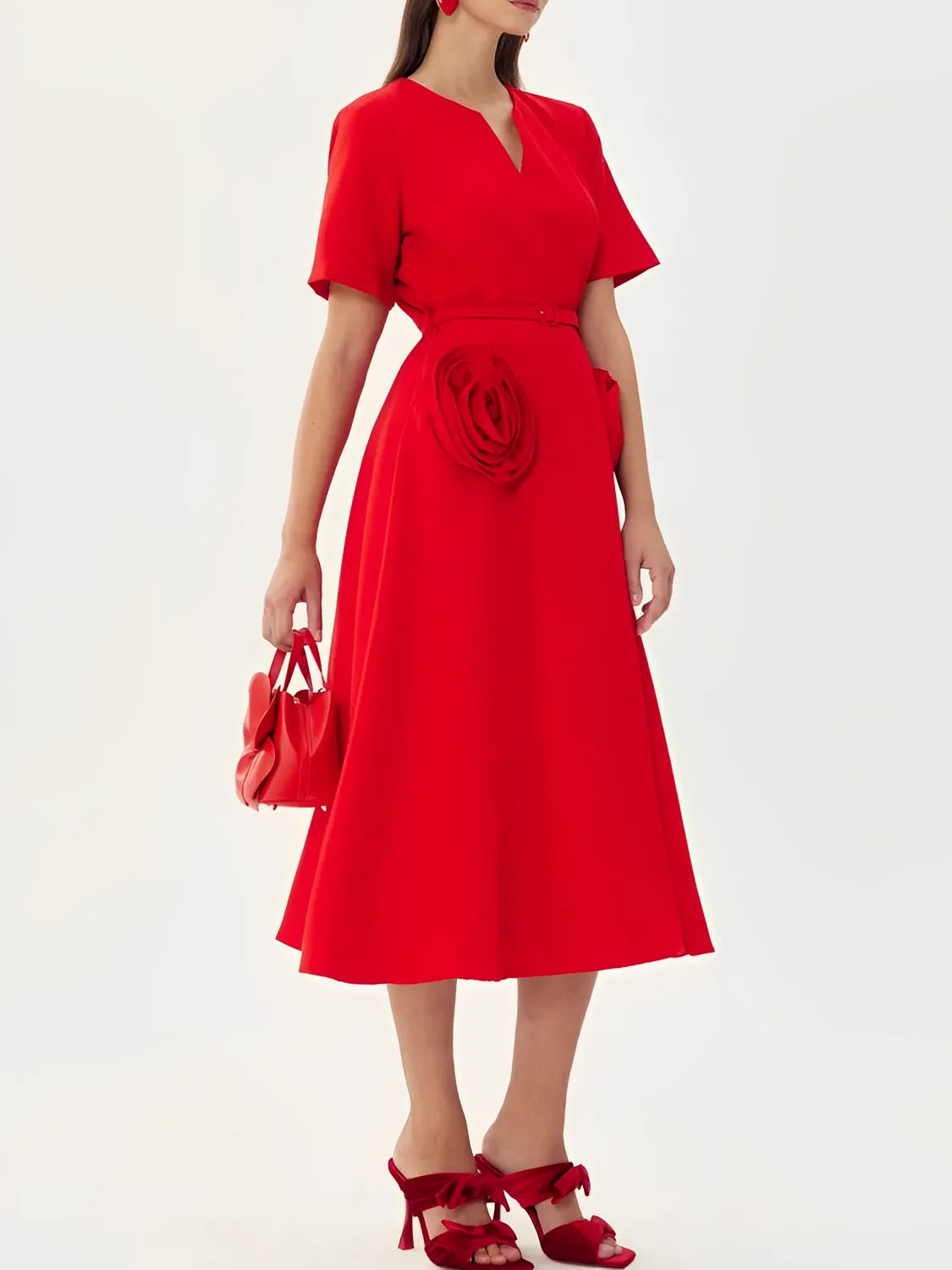 Vestido Feminino Midi Elegante com Aplique de Flor Cinto e Decote em V - Matilda