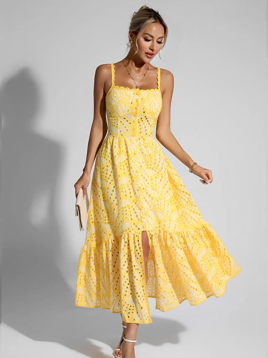 Vestido Feminino Midi de Laise com Babados e Elástico nas Costas - Marina