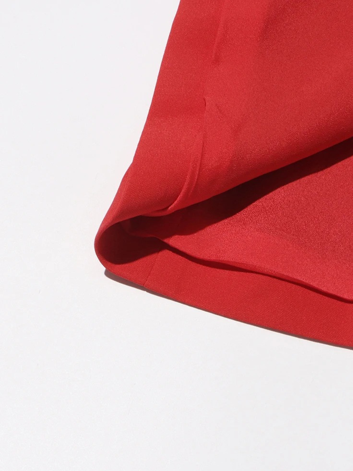 Vestido Feminino Midi Vermelho Decote em V Elegante Acinturado e Sem Mangas - Elysia