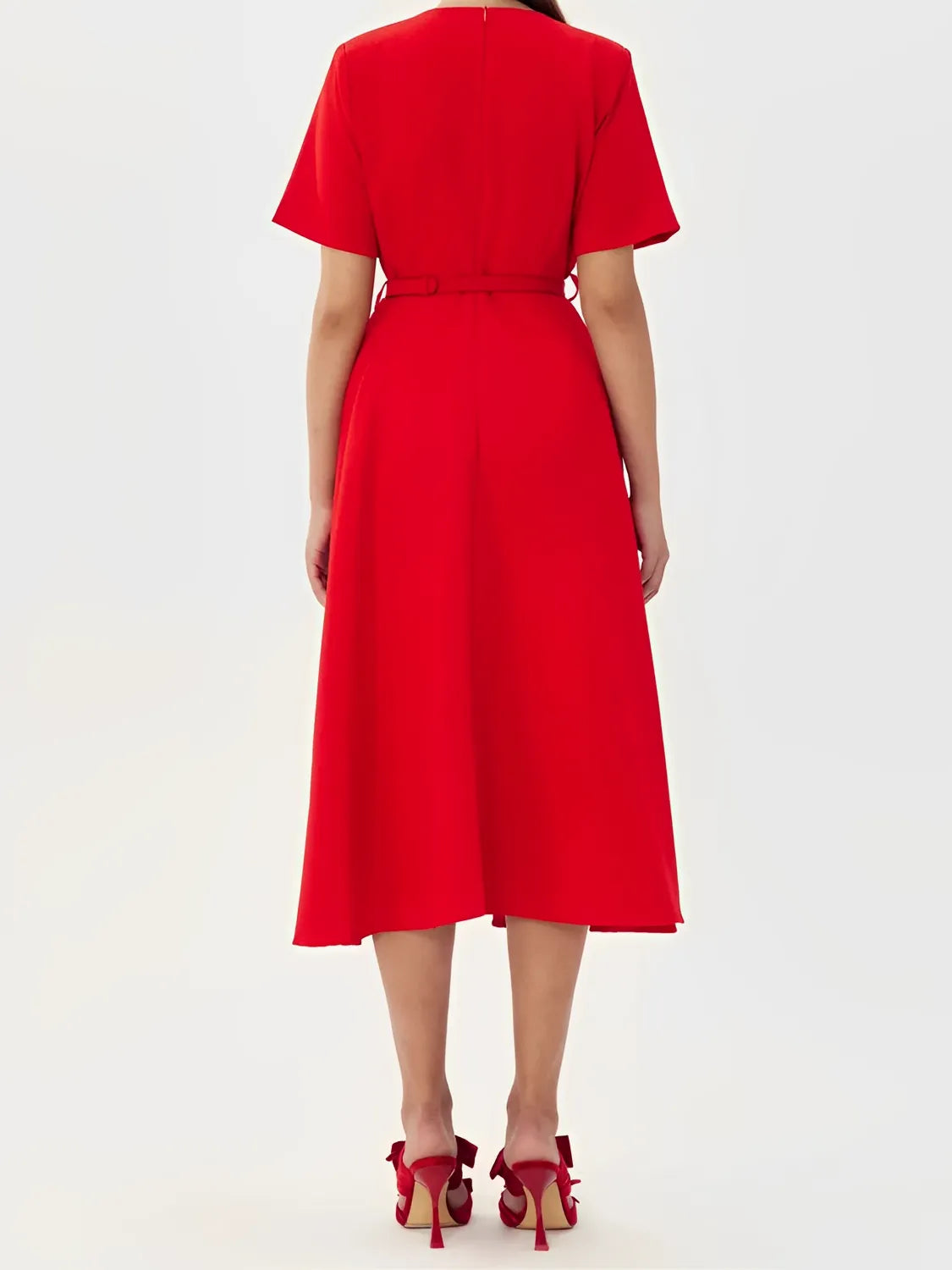 Vestido Feminino Midi Elegante com Aplique de Flor Cinto e Decote em V - Matilda