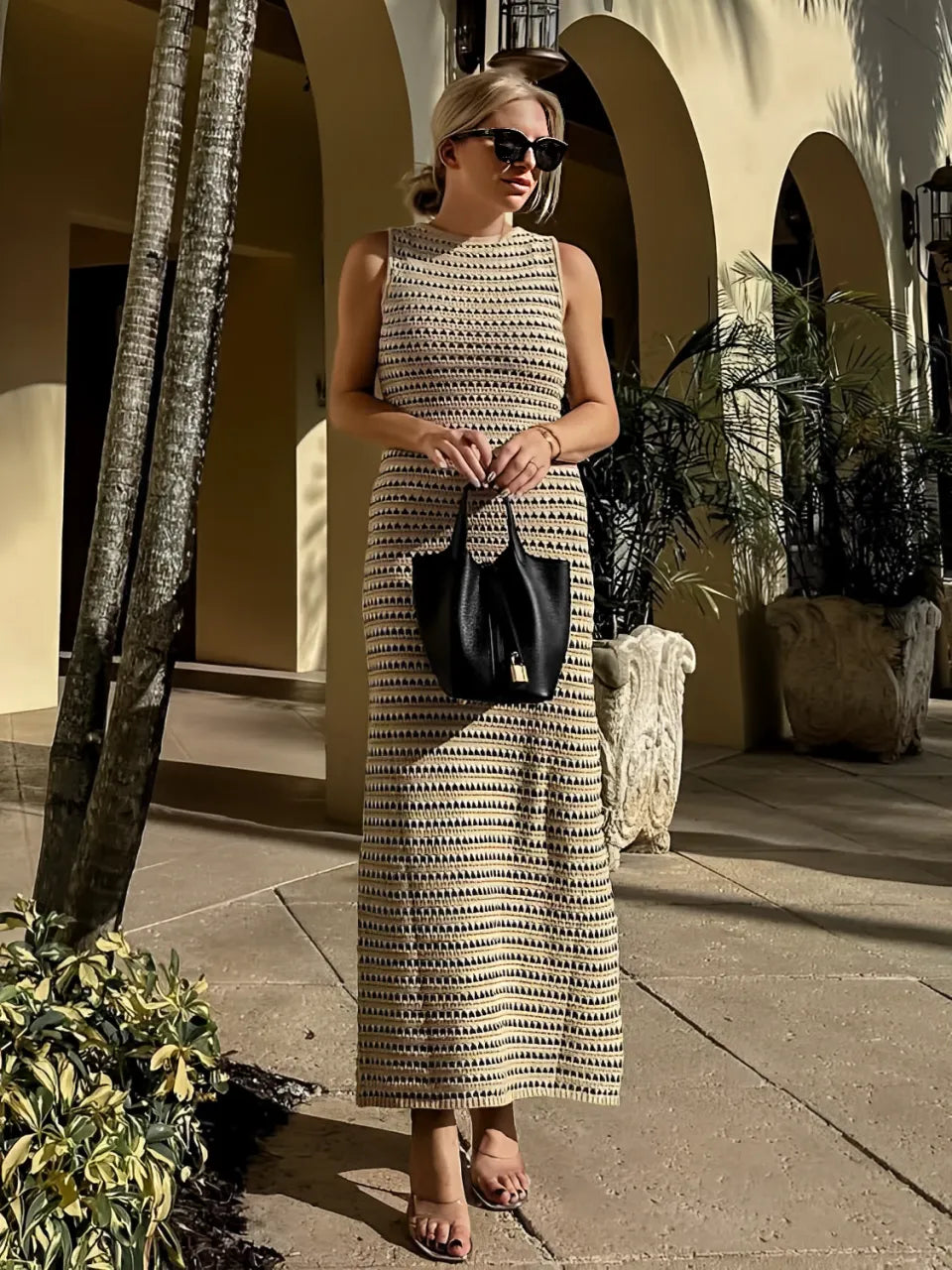 Vestido Feminino Longo Listrado em Viscose Sem Mangas com Decote Redondo - Pâmela