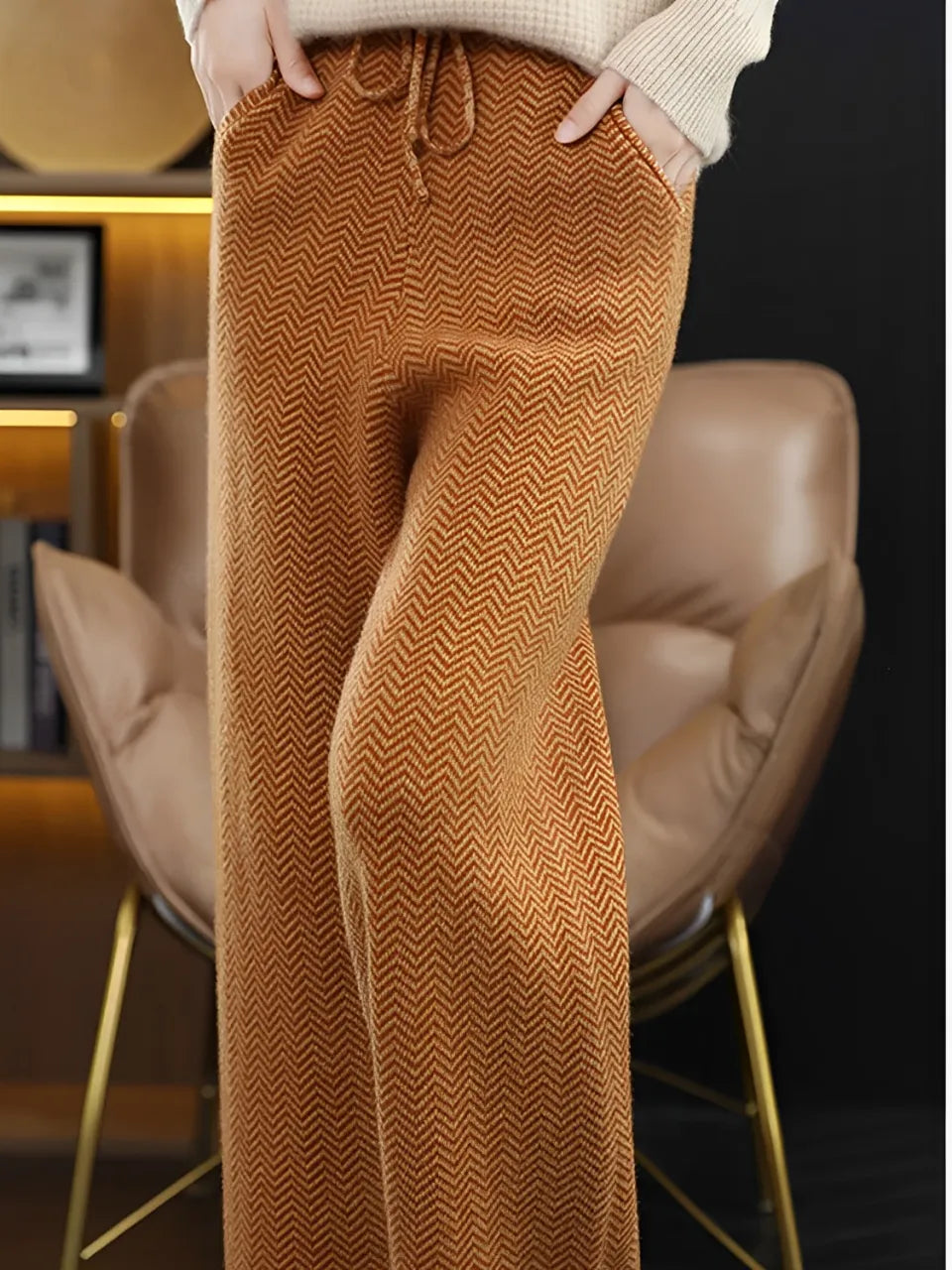 Calça Feminina Wide de Lã Texturizada com Cadarço na Cintura - Hellen