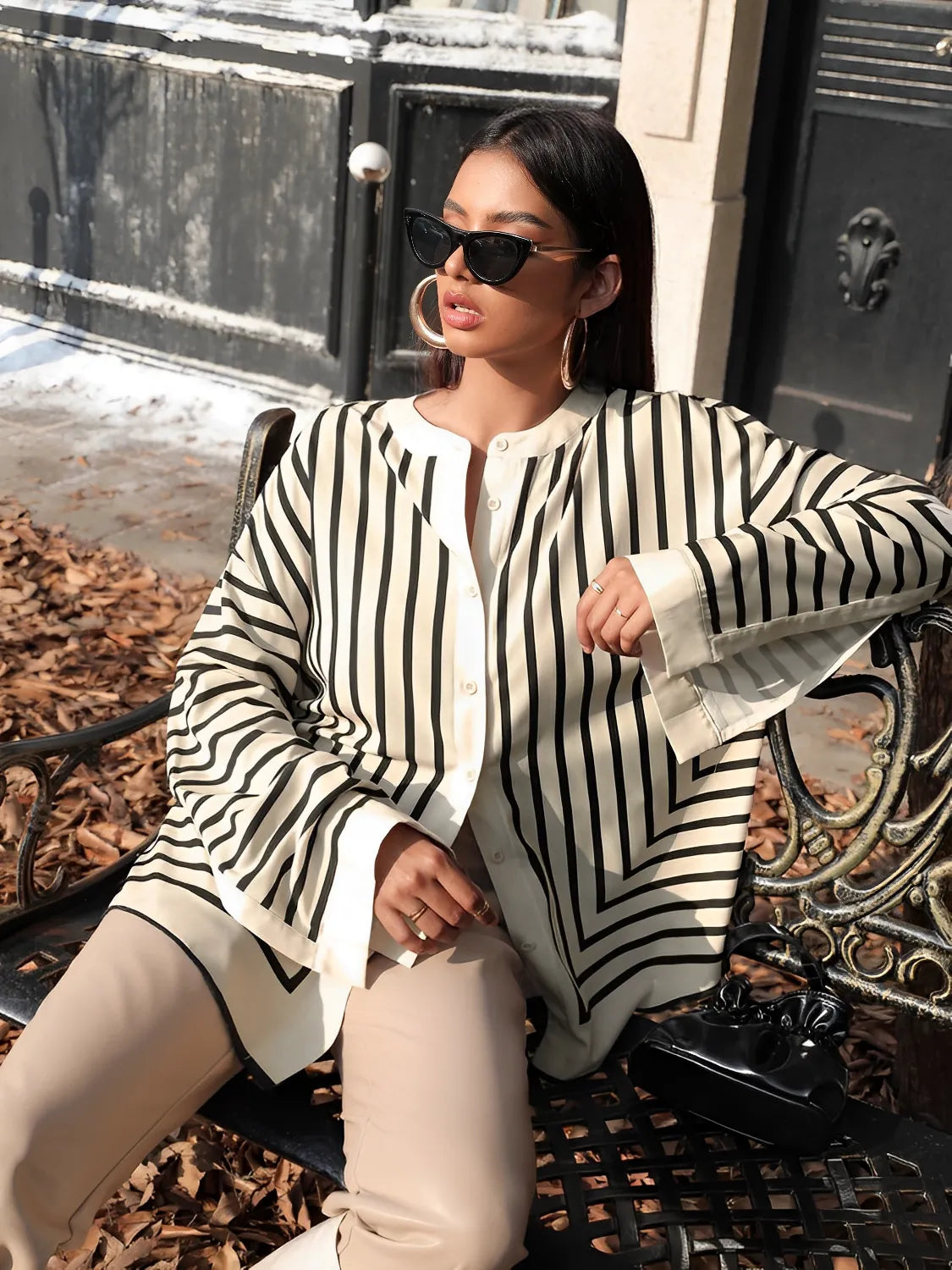 Camisa Feminina Bata Listrada com Manga Flare - Giulia