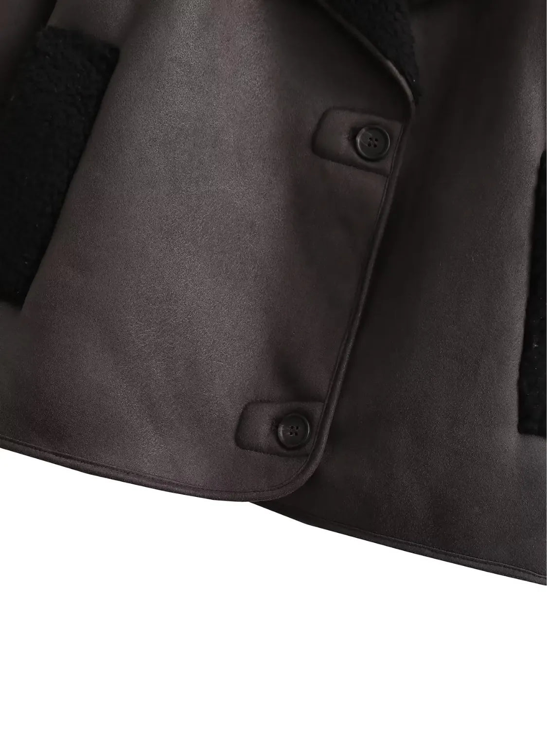 Casaco Feminino Oversized Peluciado em Couro PU com Botões e Bolsos - Giselle